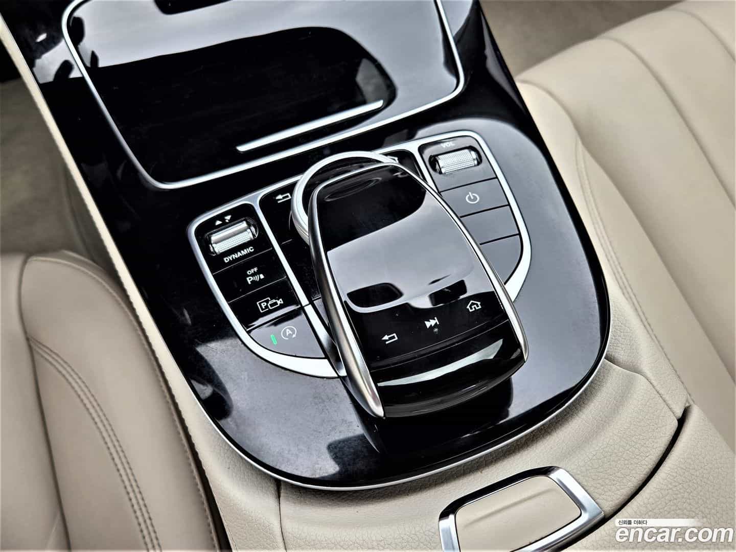 E-Class Mercedes-Benz 2019.8-OPTION-018