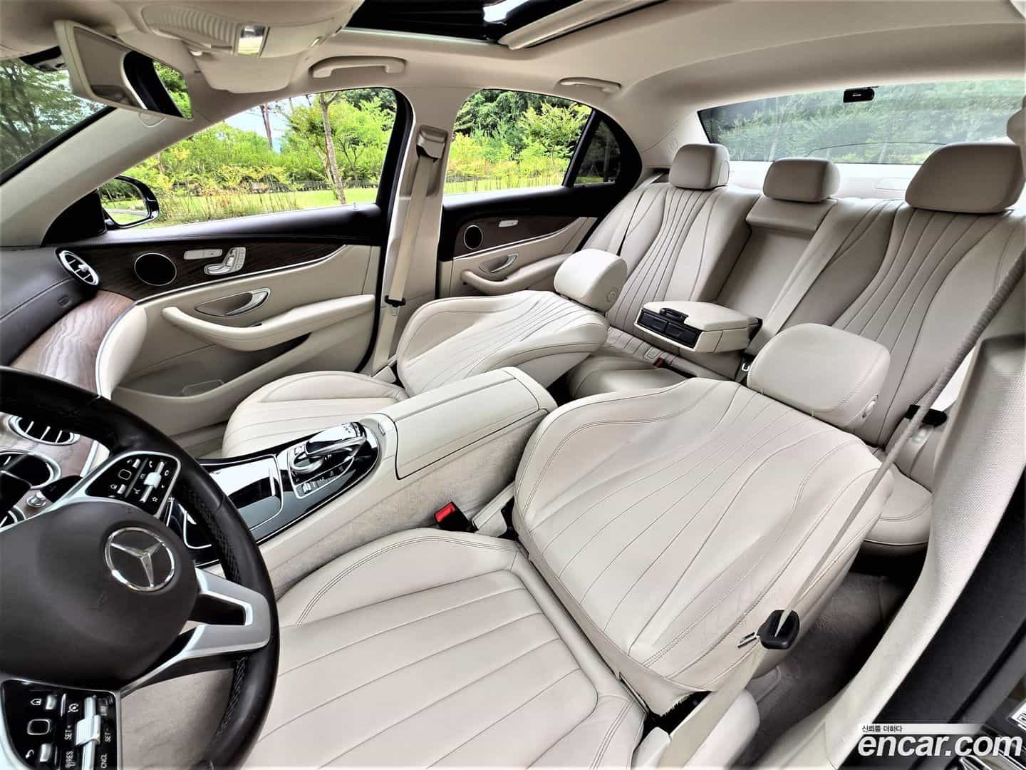 E-Class Mercedes-Benz 2019.8-OPTION-019