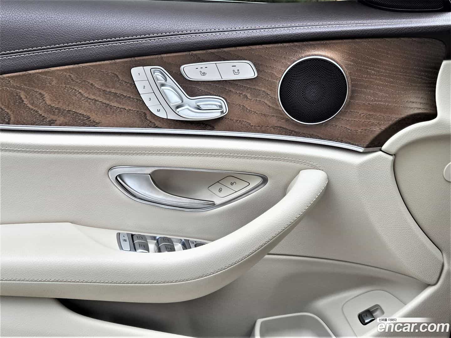 E-Class Mercedes-Benz 2019.8-OPTION-022