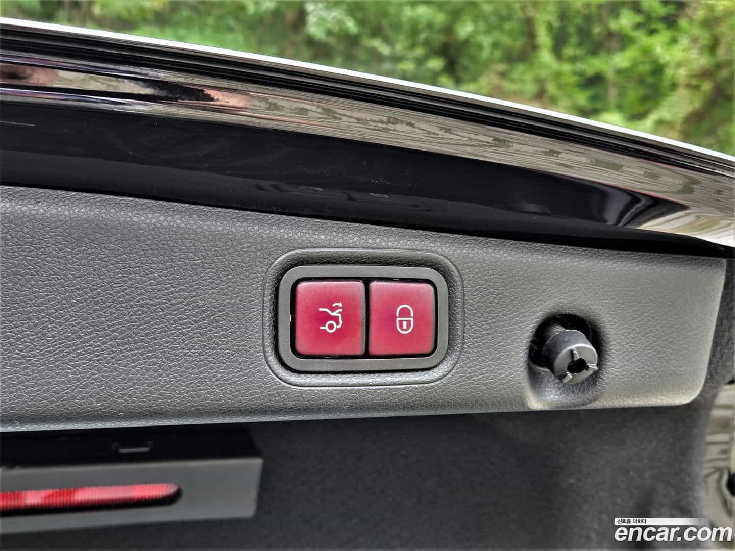 E-Class Mercedes-Benz 2019.8-OPTION-023