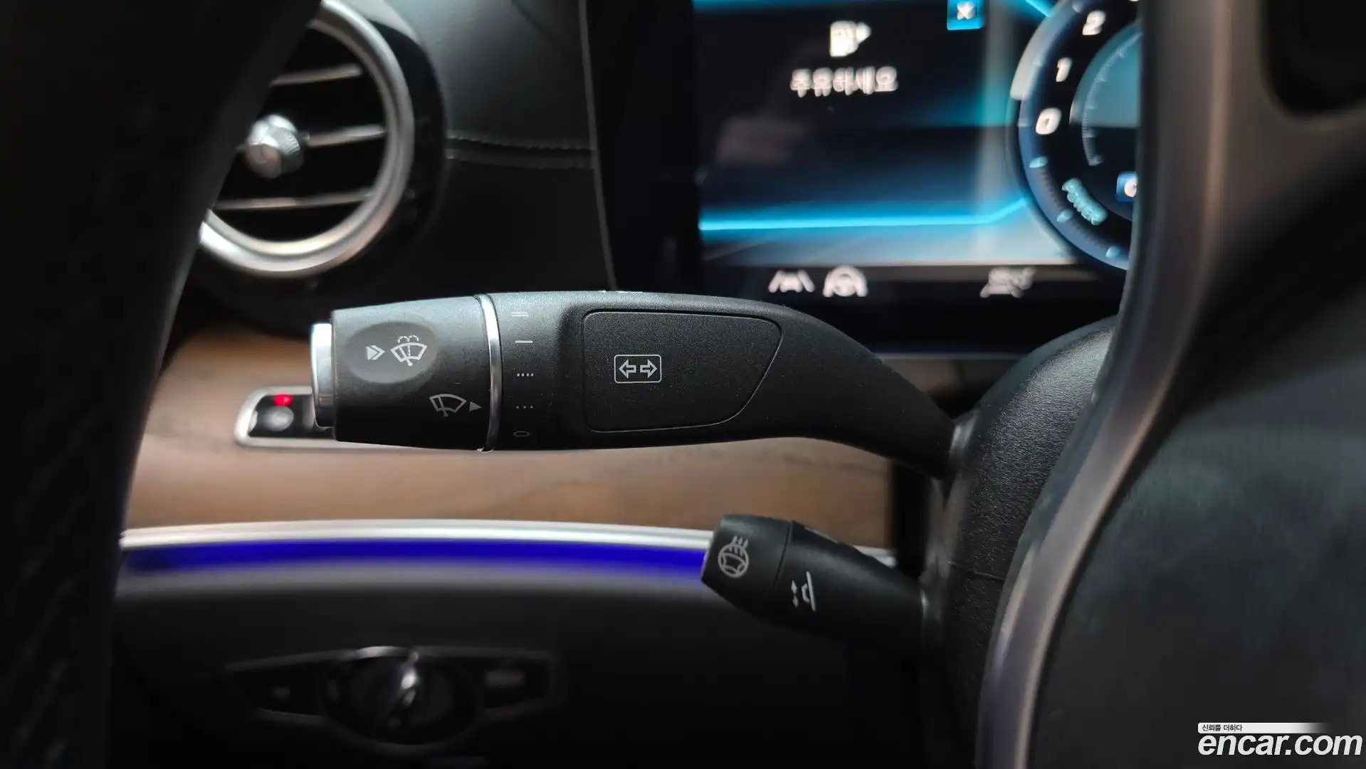 E-Class Mercedes-Benz 2020.11-OPTION-024