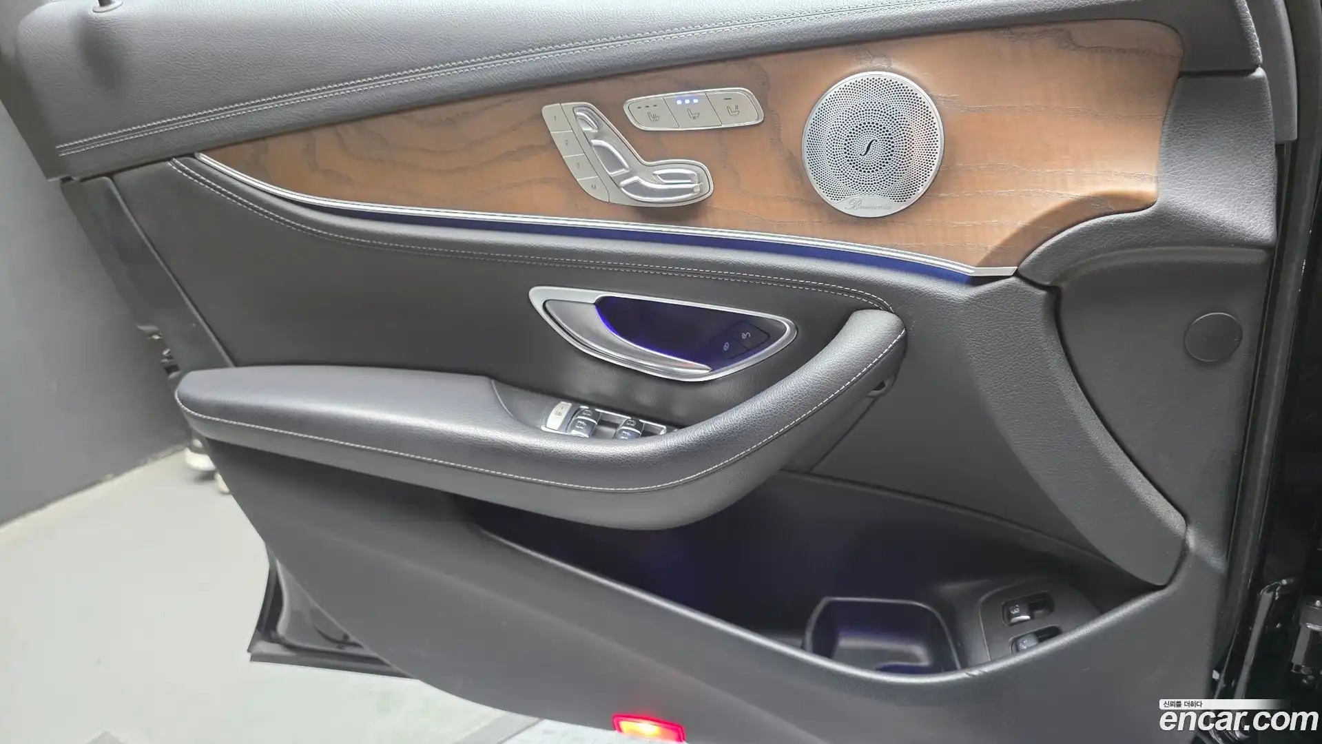 E-Class Mercedes-Benz 2020.11-INNER-034