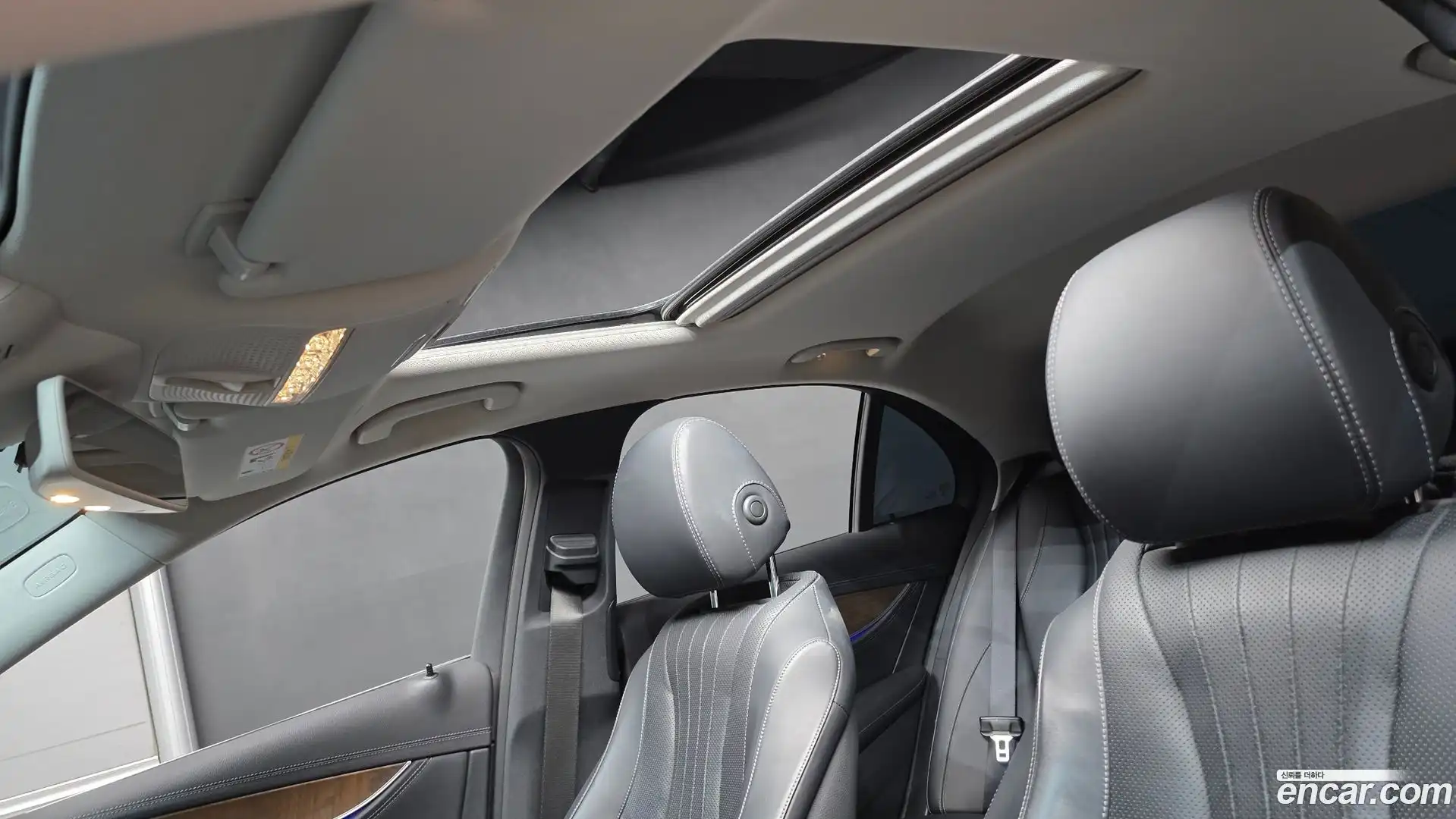 E-Class Mercedes-Benz 2020.11-OPTION-041