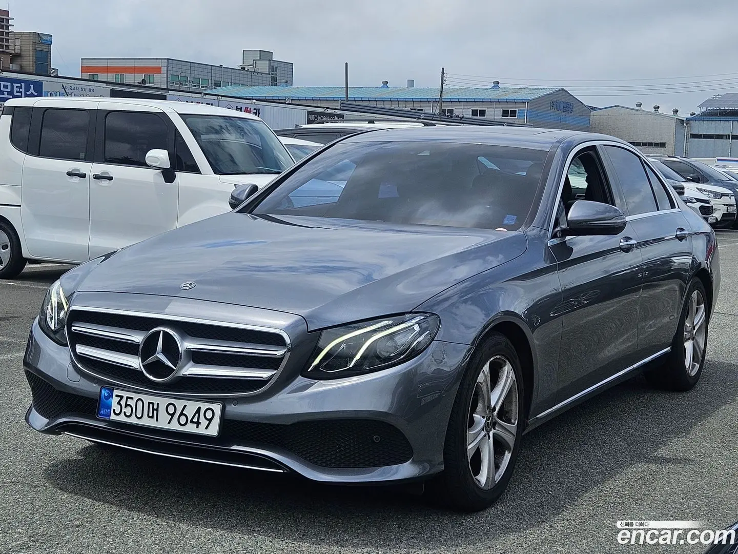 Main__Slider__Photo:E-Class Mercedes-Benz 2018.0-0