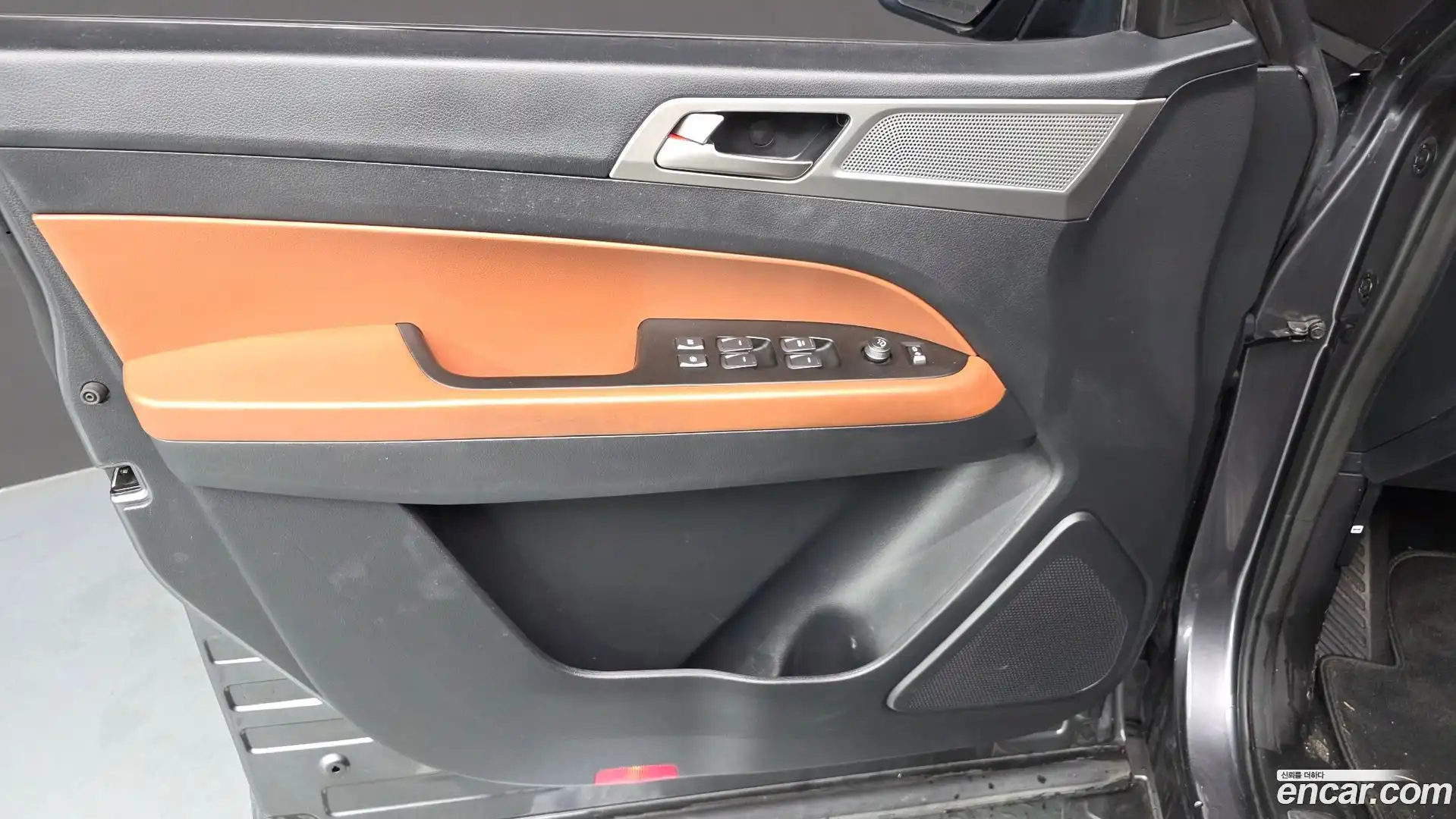 Rexton KG Mobility 2018.2-INNER-034