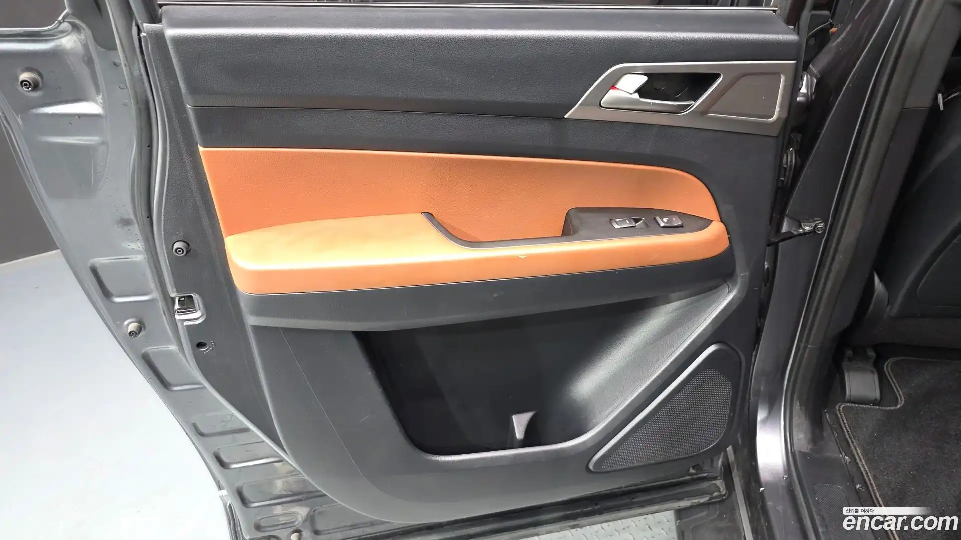 Rexton KG Mobility 2018.2-INNER-035