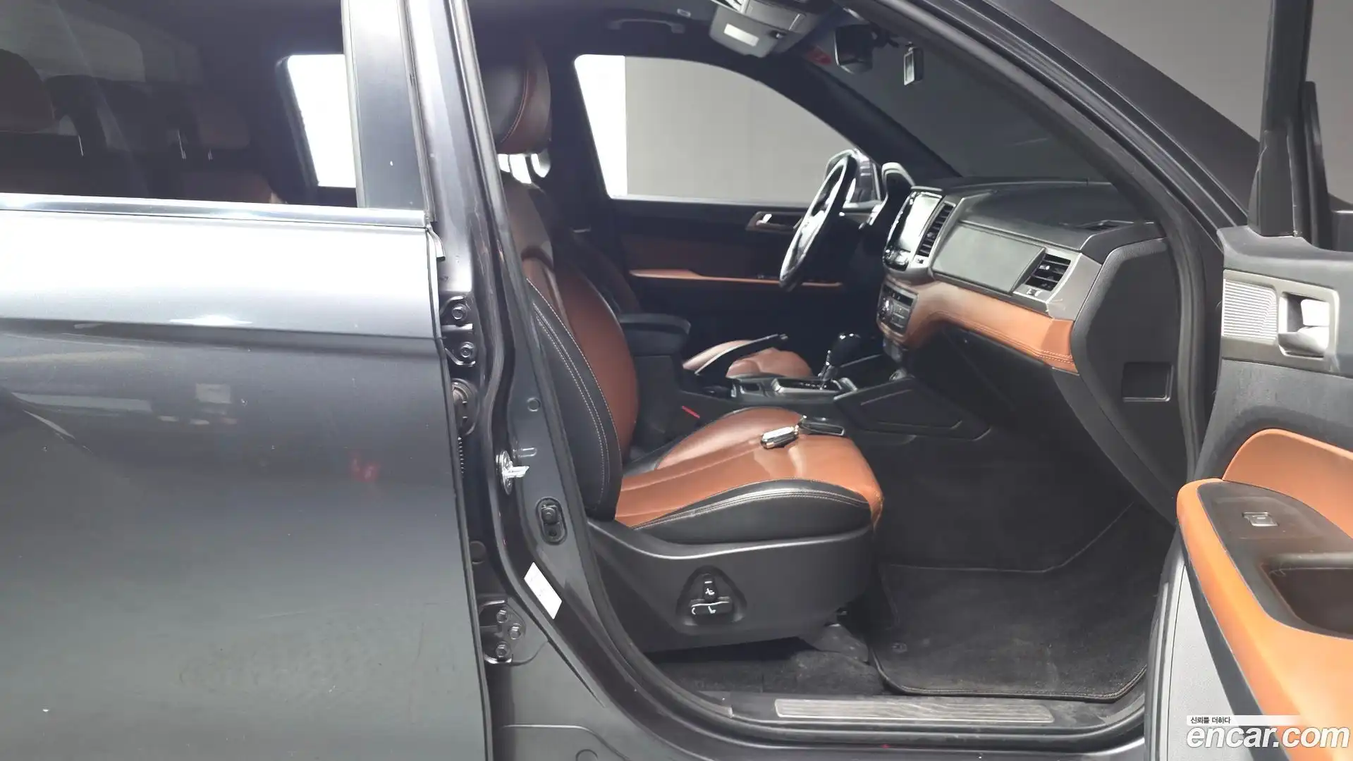 Rexton KG Mobility 2018.2-INNER-036