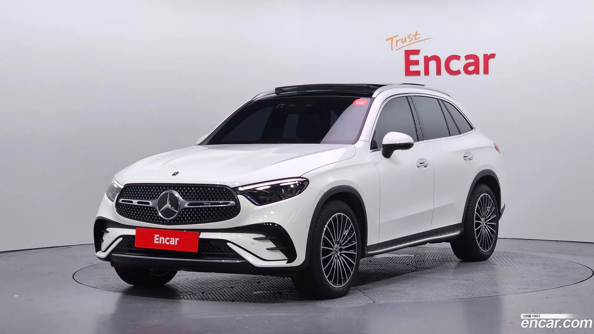 Main__Slider__Photo:GLC-Class Mercedes-Benz 2024.2-0