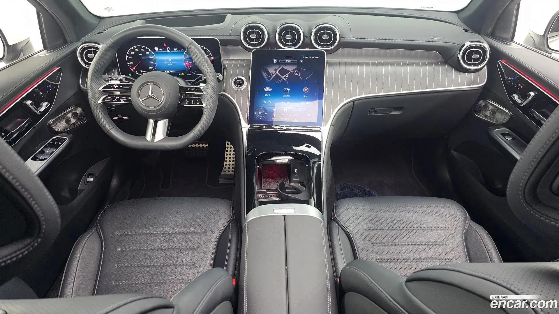 GLC-Class Mercedes-Benz 2024.2-INNER-007