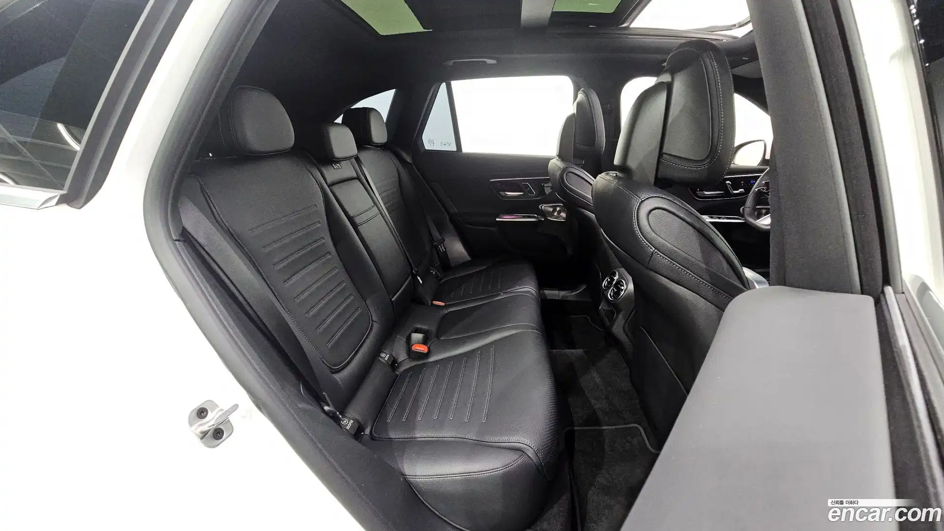 GLC-Class Mercedes-Benz 2024.2-OPTION-015
