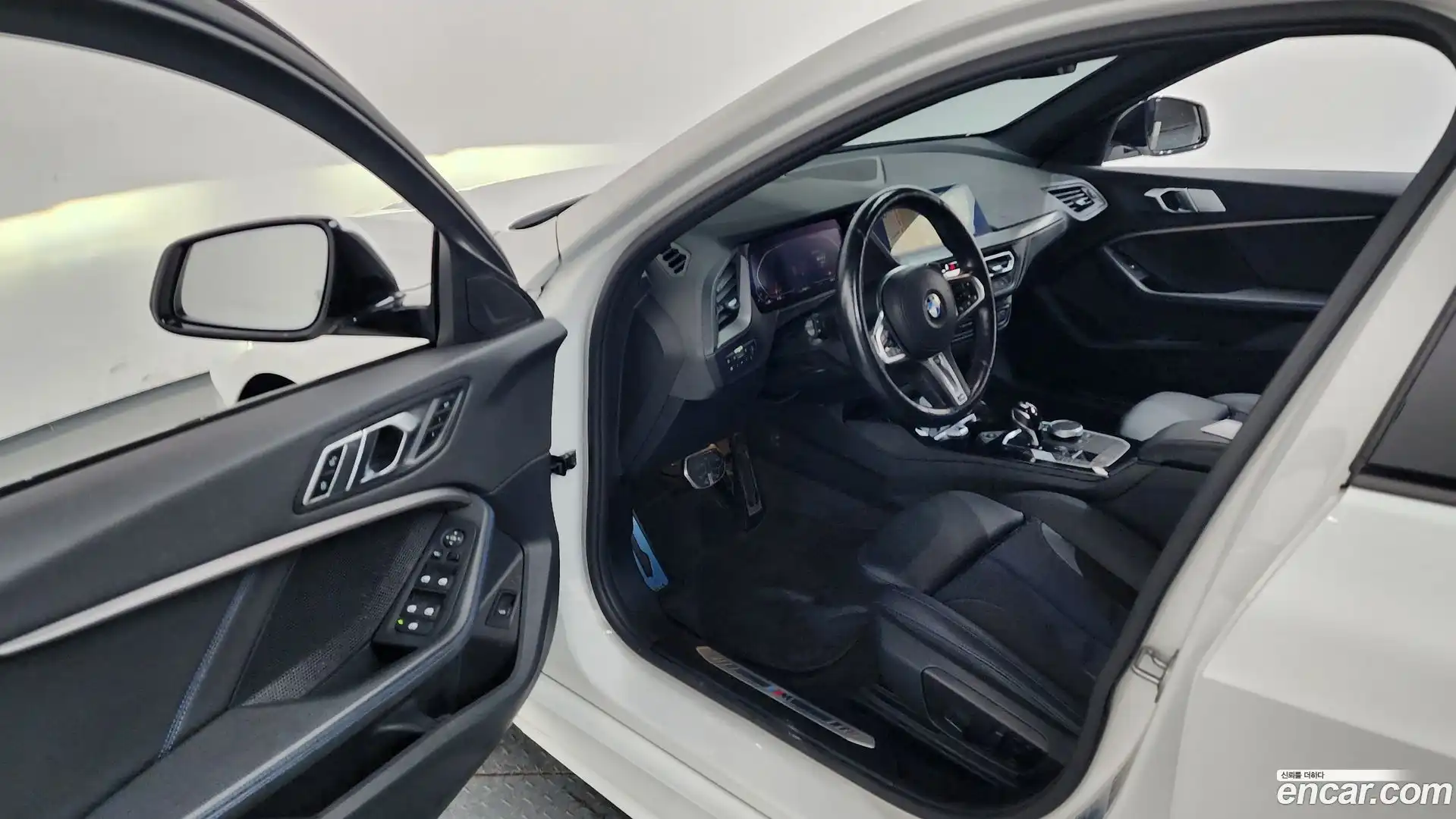 1-Series BMW 2023.5-INNER-010