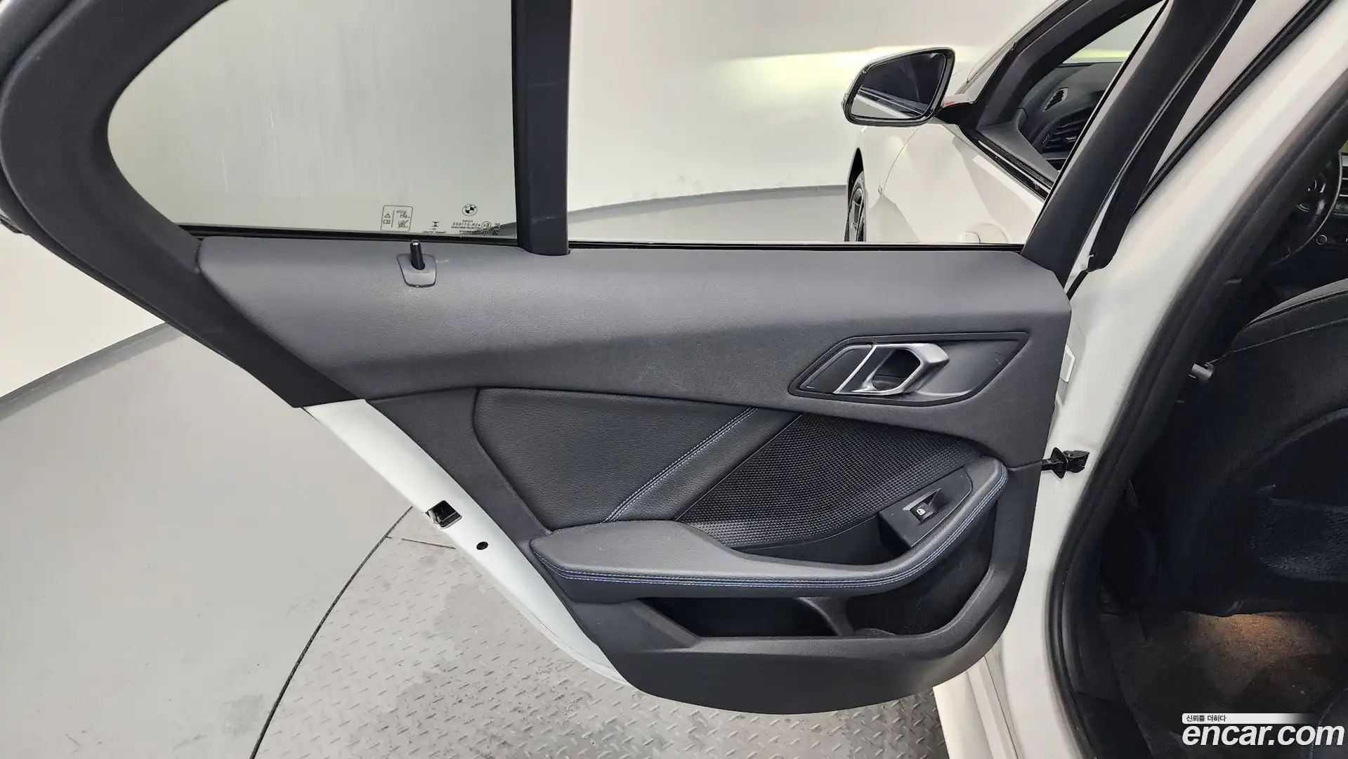 1-Series BMW 2023.5-INNER-035
