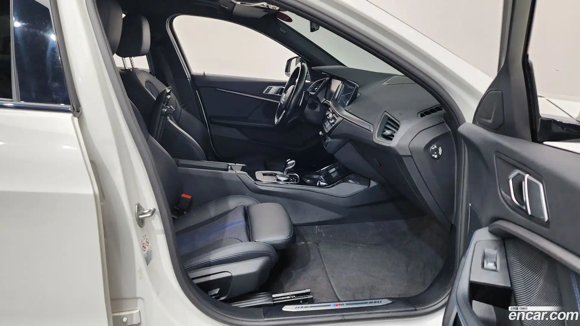 1-Series BMW 2023.5-INNER-036