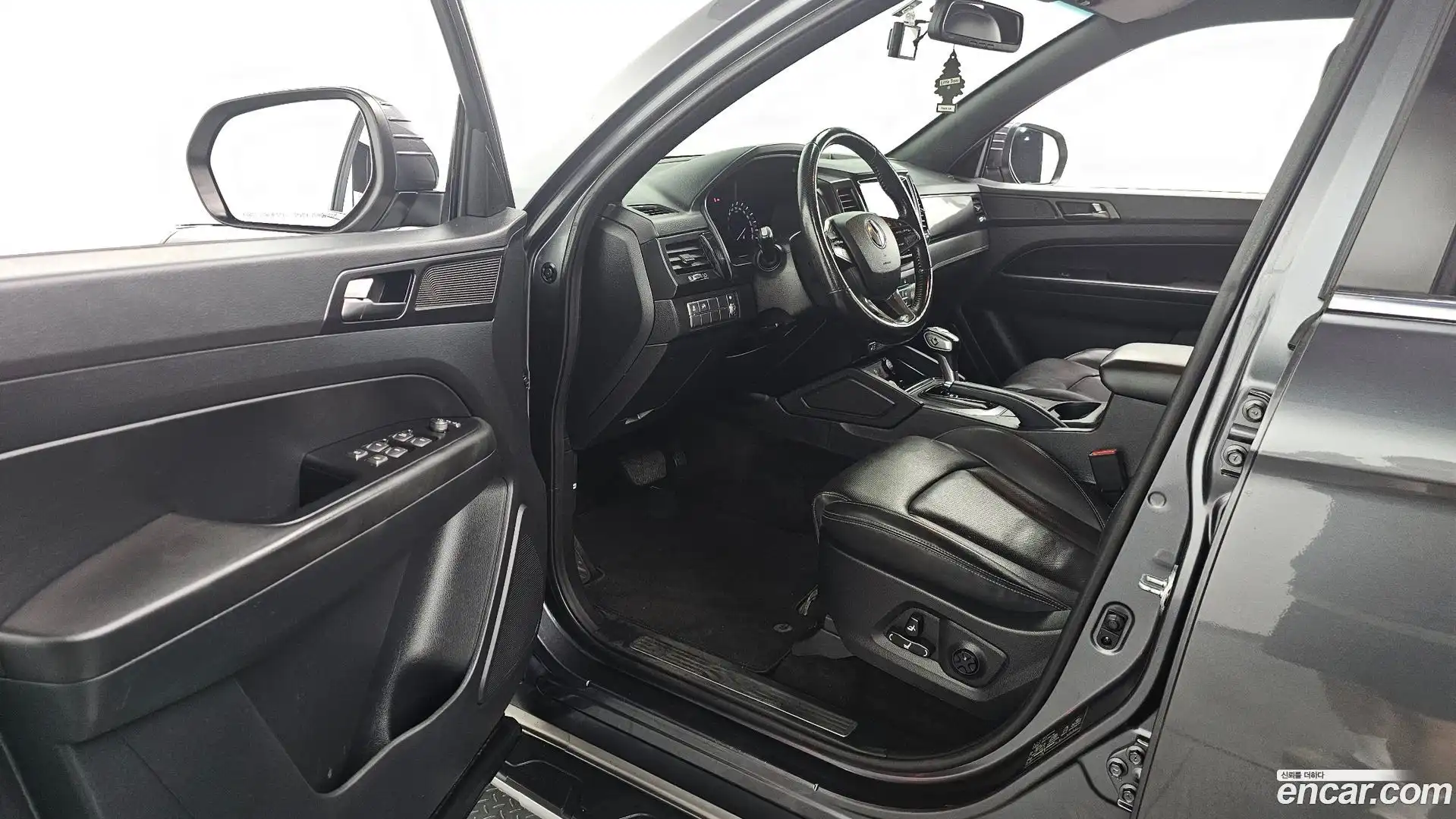 Rexton KG Mobility 2020.0-INNER-010
