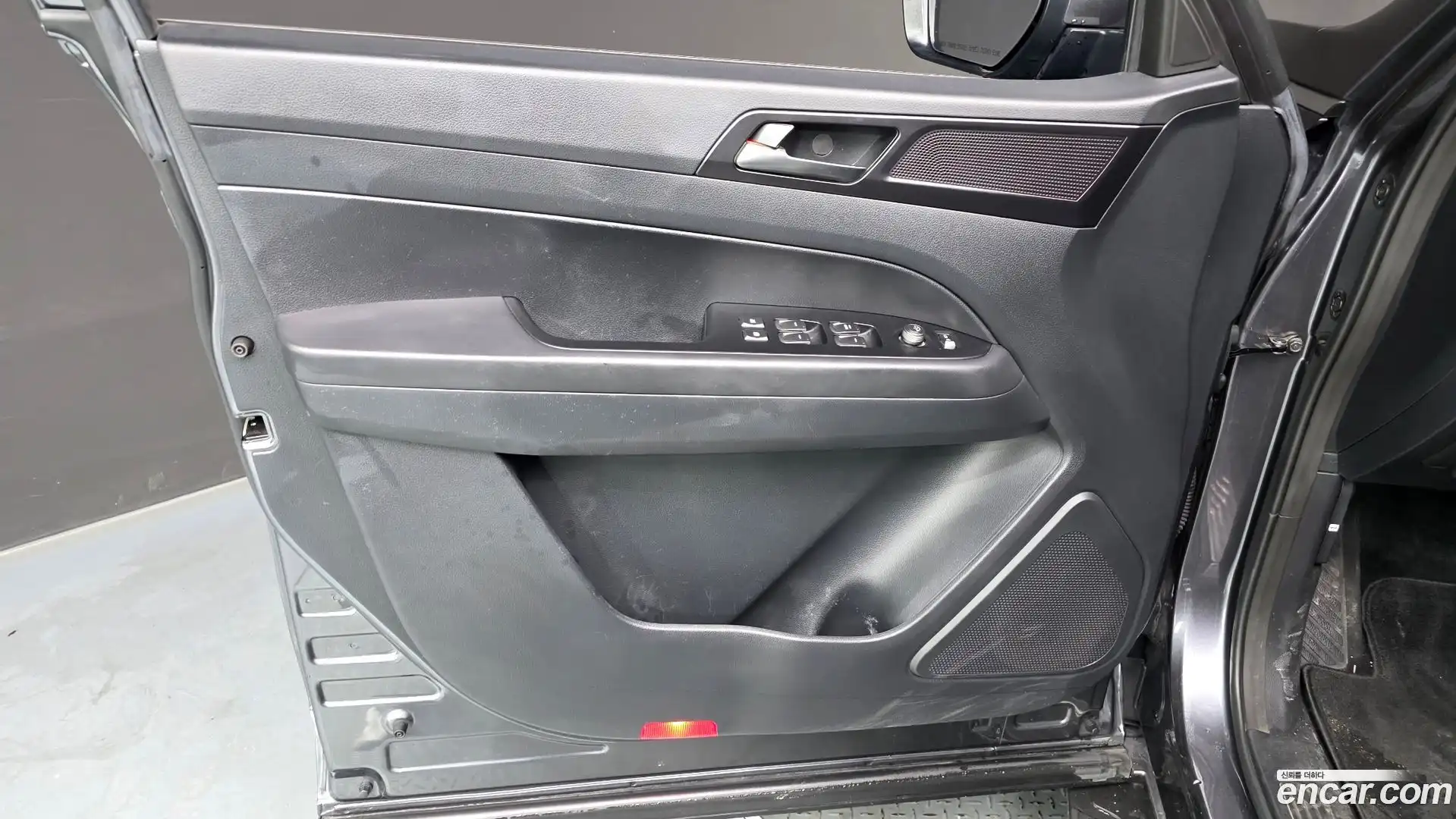 Rexton KG Mobility 2020.0-INNER-034