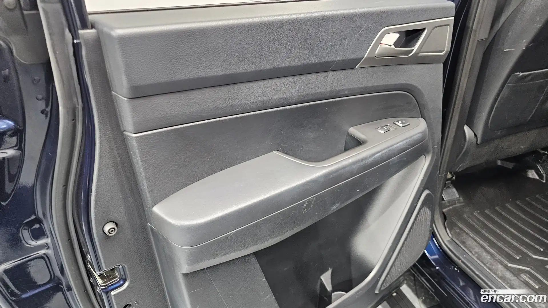 Rexton KG Mobility 2019.5-INNER-035