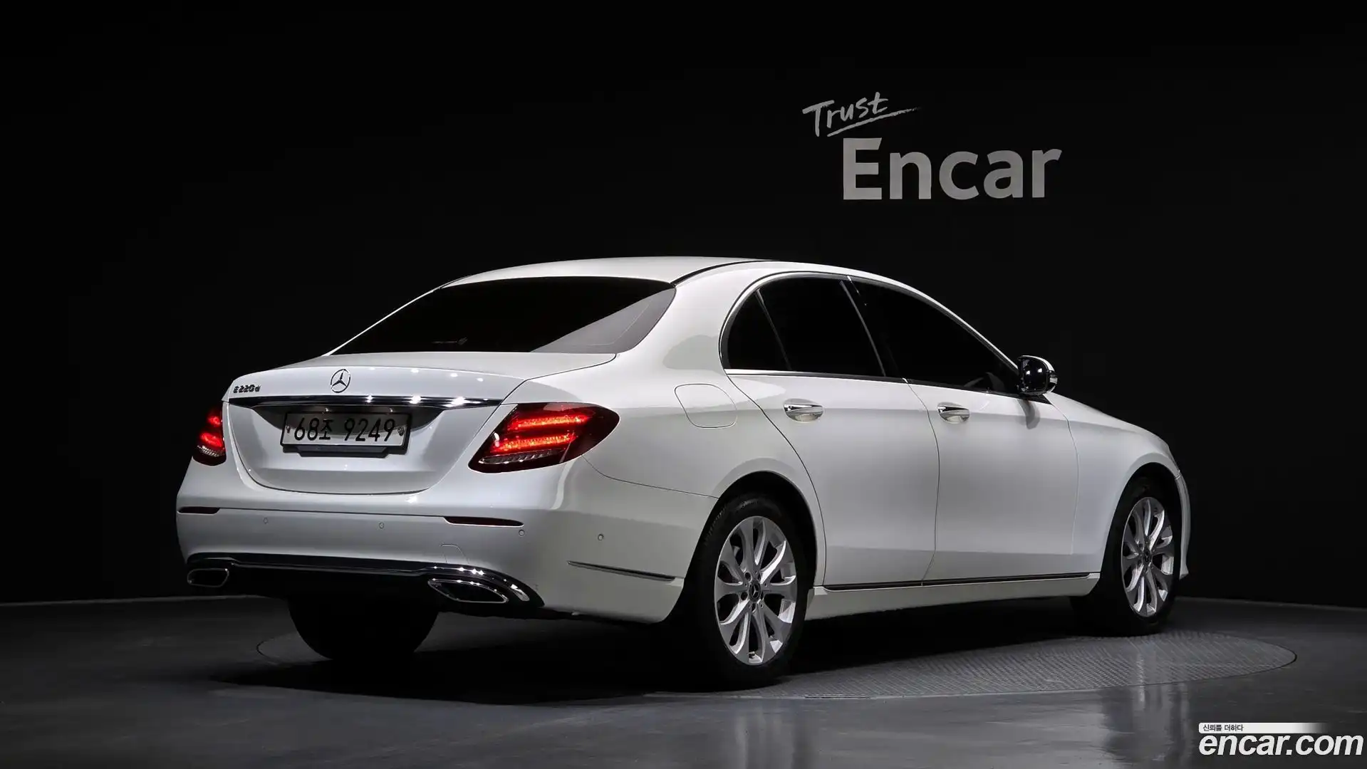 E-Class Mercedes-Benz 2019.6-OUTER-002
