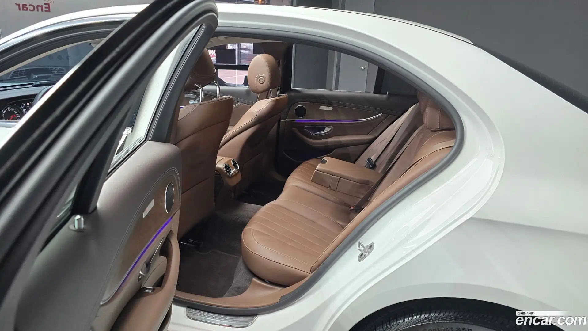 E-Class Mercedes-Benz 2019.6-OPTION-016