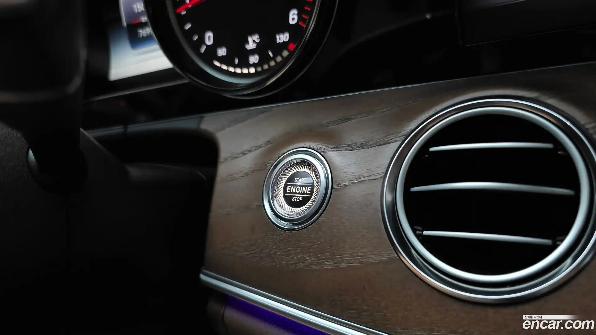 E-Class Mercedes-Benz 2019.6-OPTION-023