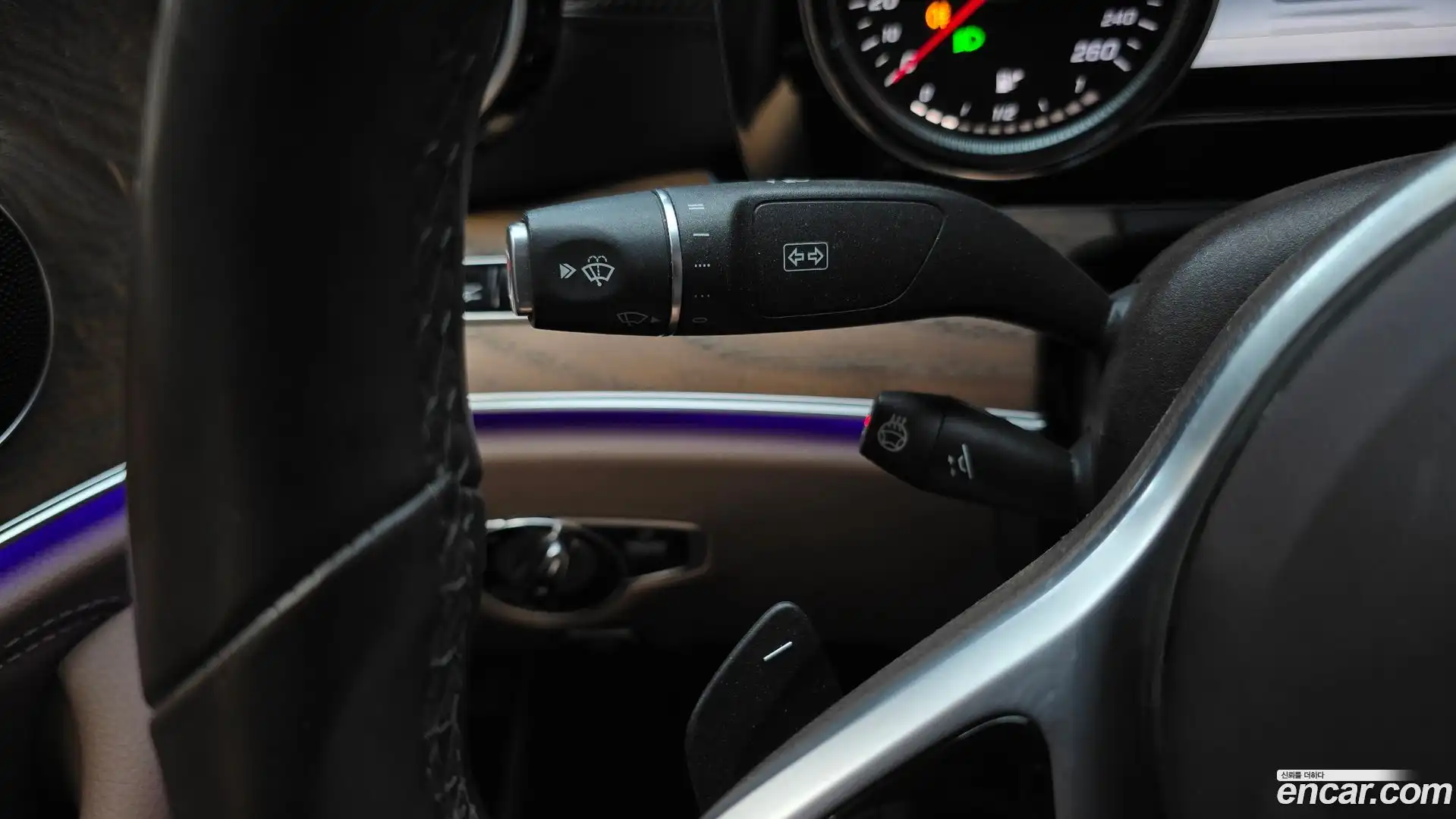 E-Class Mercedes-Benz 2019.6-OPTION-041