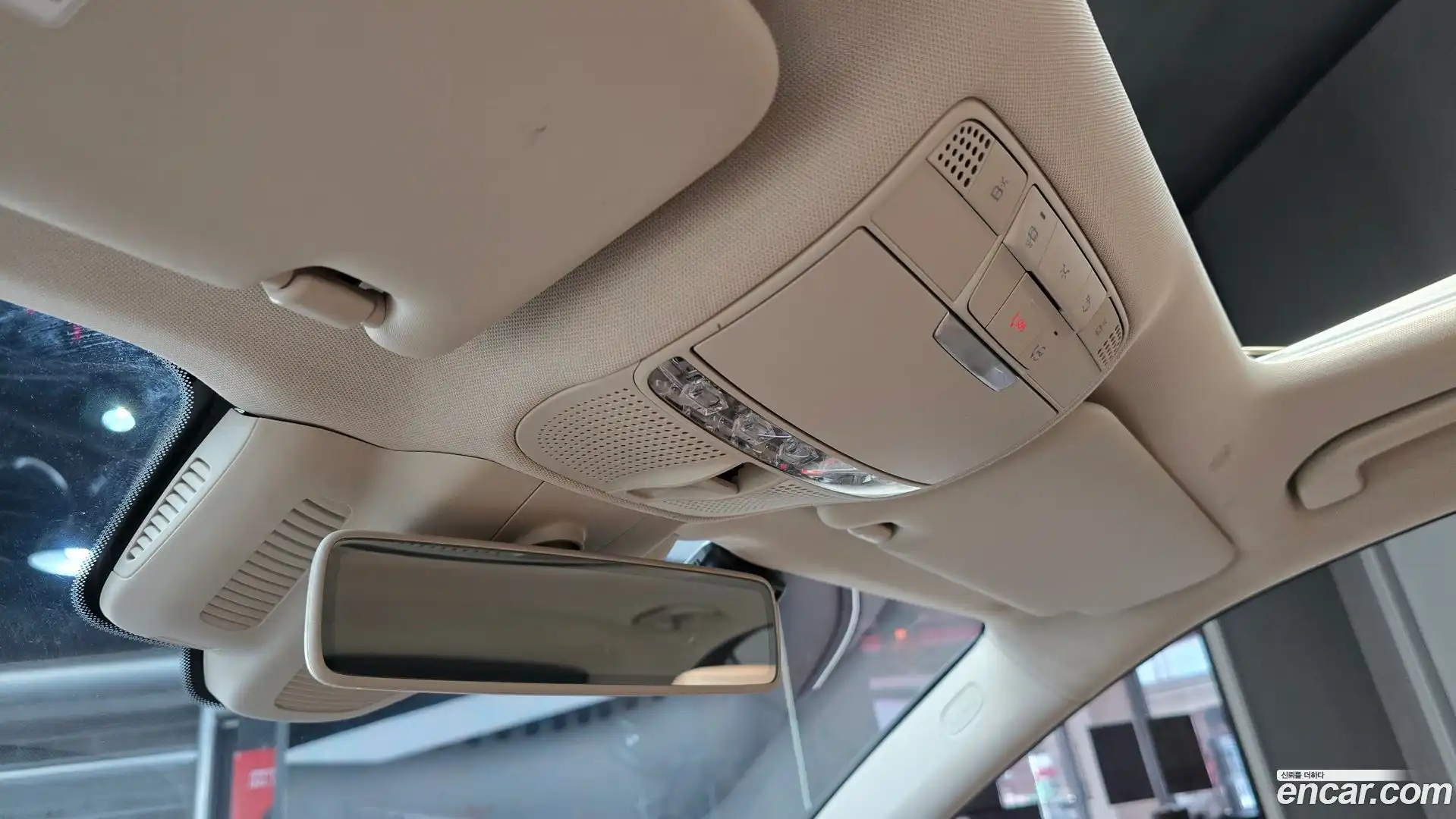 E-Class Mercedes-Benz 2019.6-OPTION-045