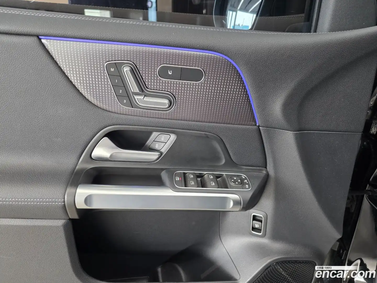 EQB Mercedes-Benz 2023.11-OPTION-016