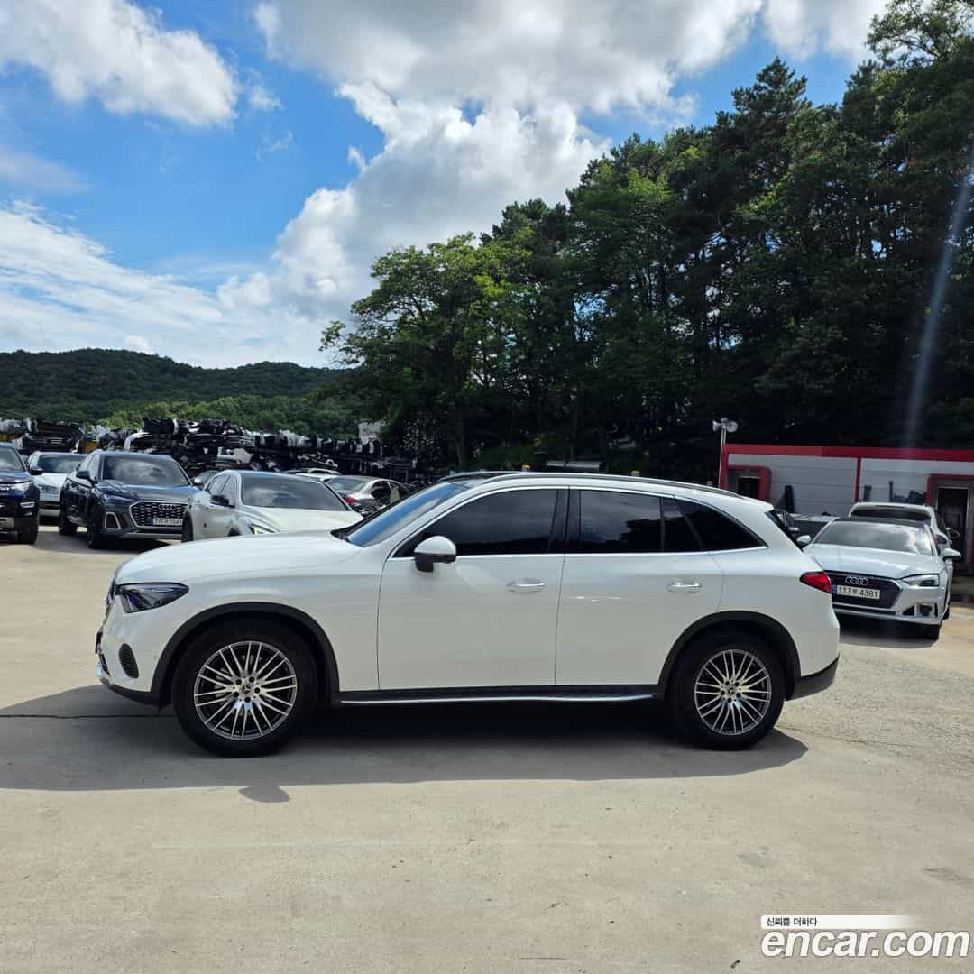 GLC-Class Mercedes-Benz 2024.4-OUTER-003