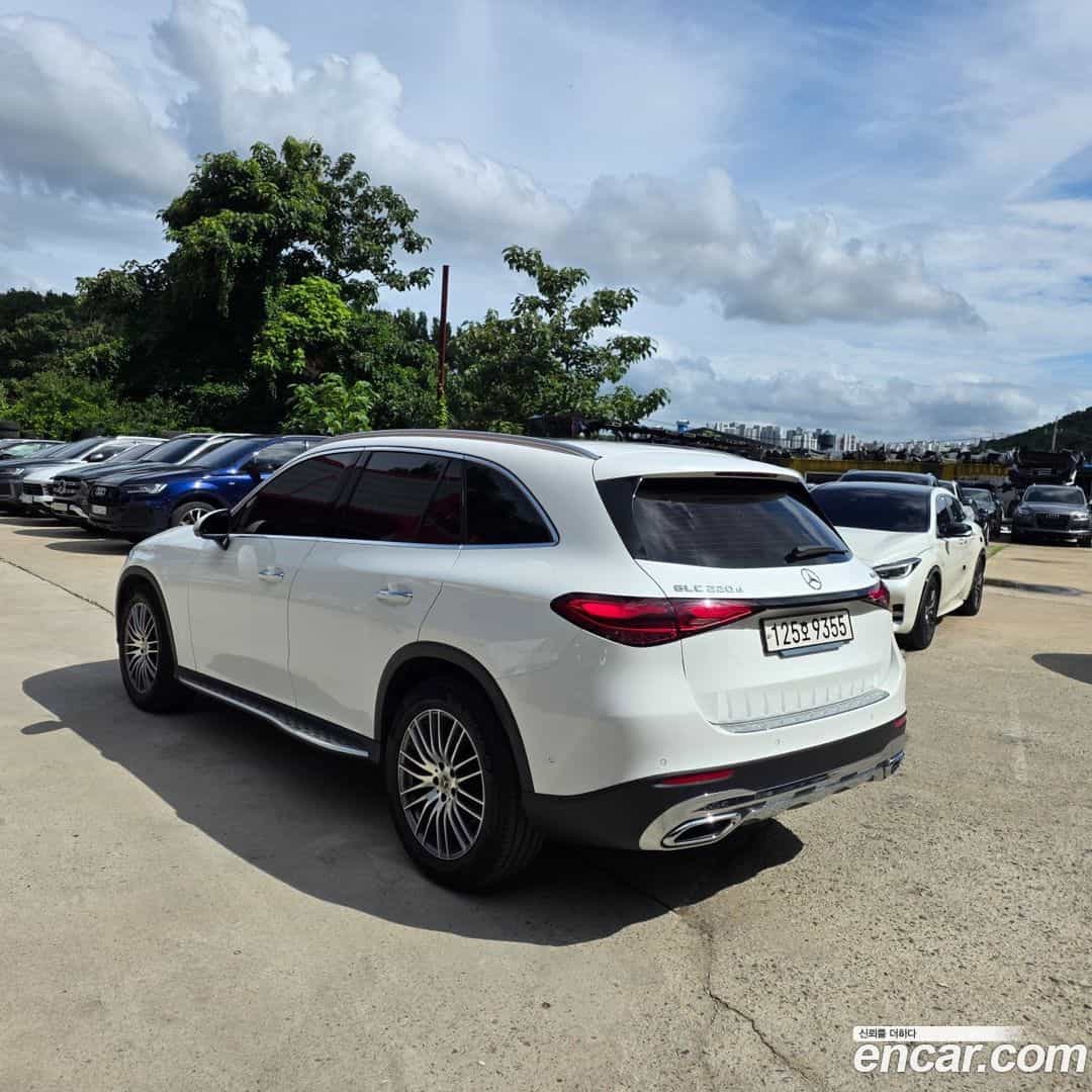 GLC-Class Mercedes-Benz 2024.4-OUTER-004