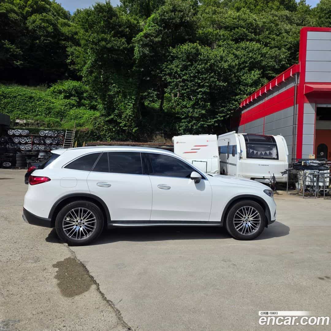 GLC-Class Mercedes-Benz 2024.4-INNER-007