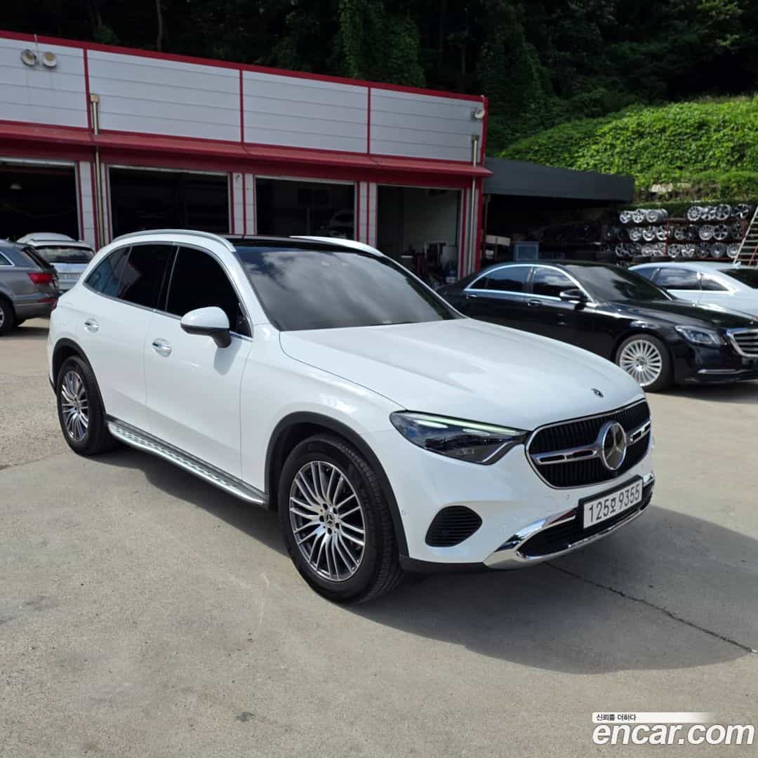GLC-Class Mercedes-Benz 2024.4-INNER-008