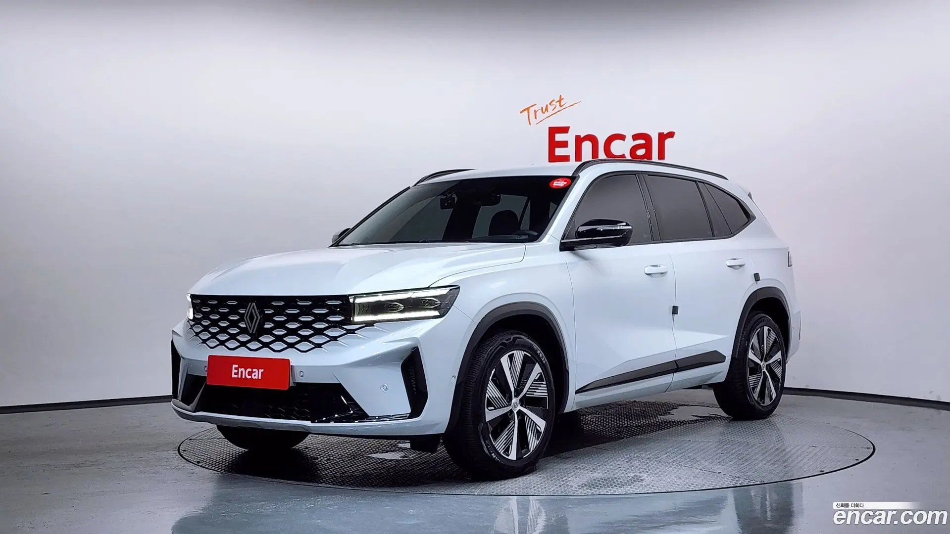 Main__Slider__Photo:Grand Koleos Renault Korea 2024.10-0