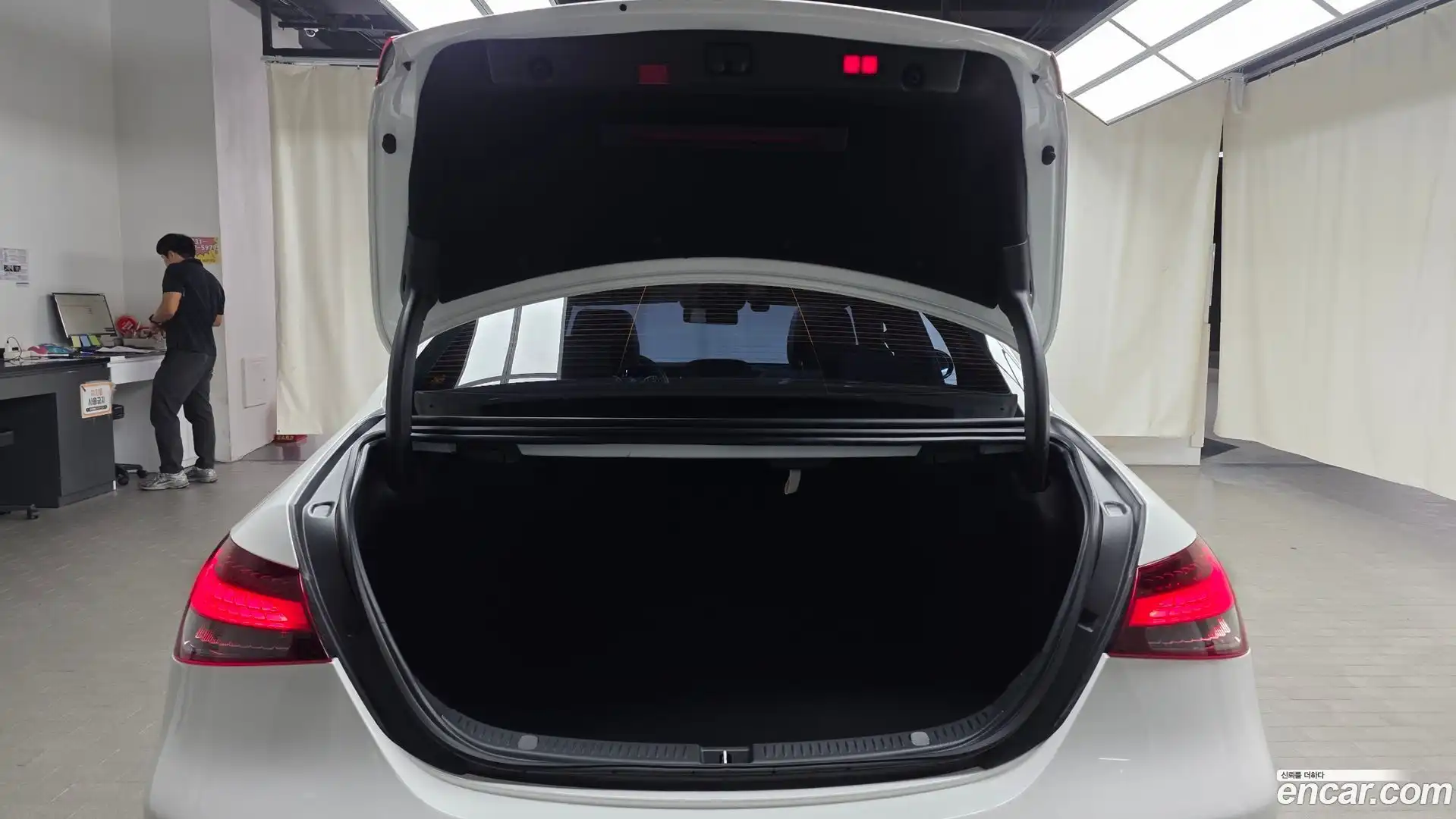 E-Class Mercedes-Benz 2022.4-OPTION-021