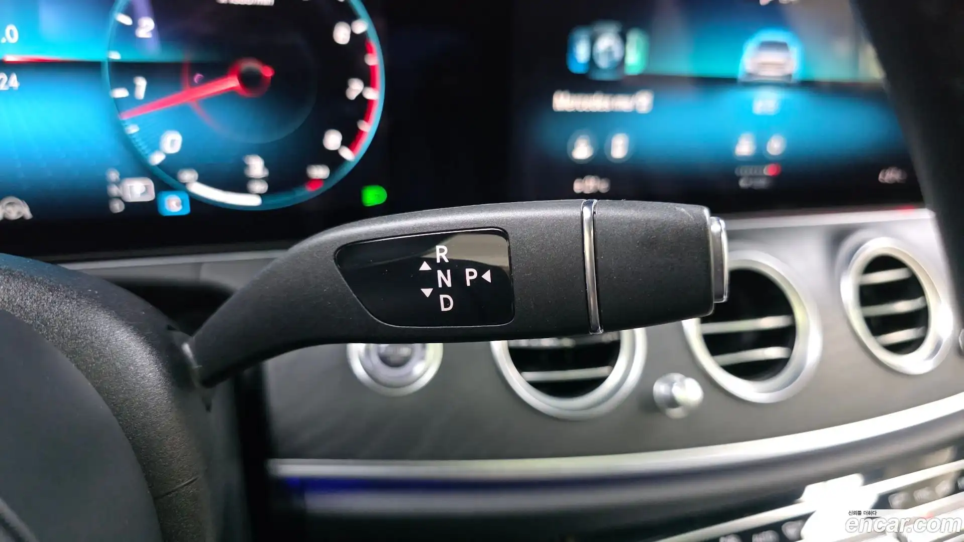E-Class Mercedes-Benz 2022.4-OPTION-022