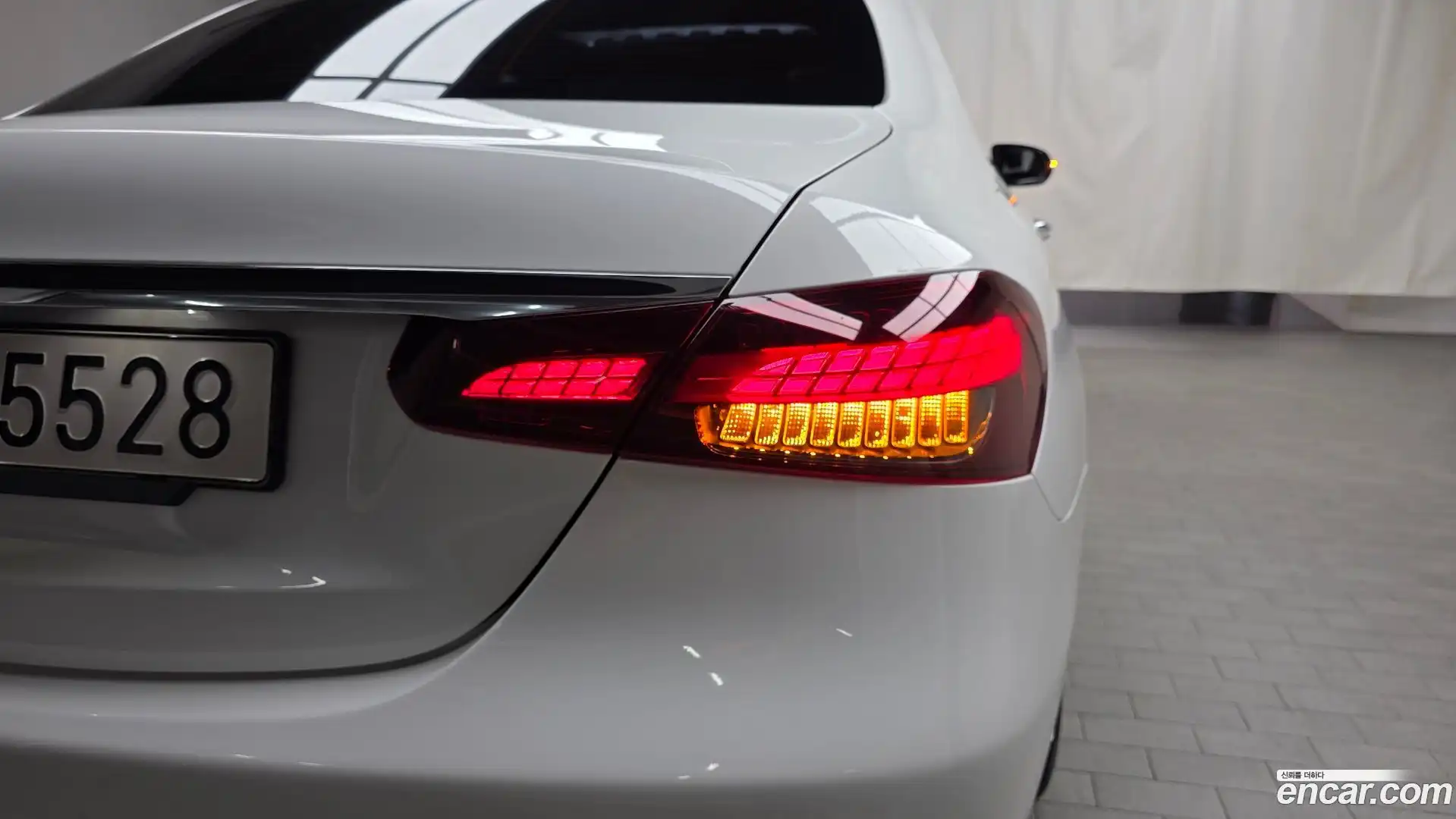 E-Class Mercedes-Benz 2022.4-OUTER-033