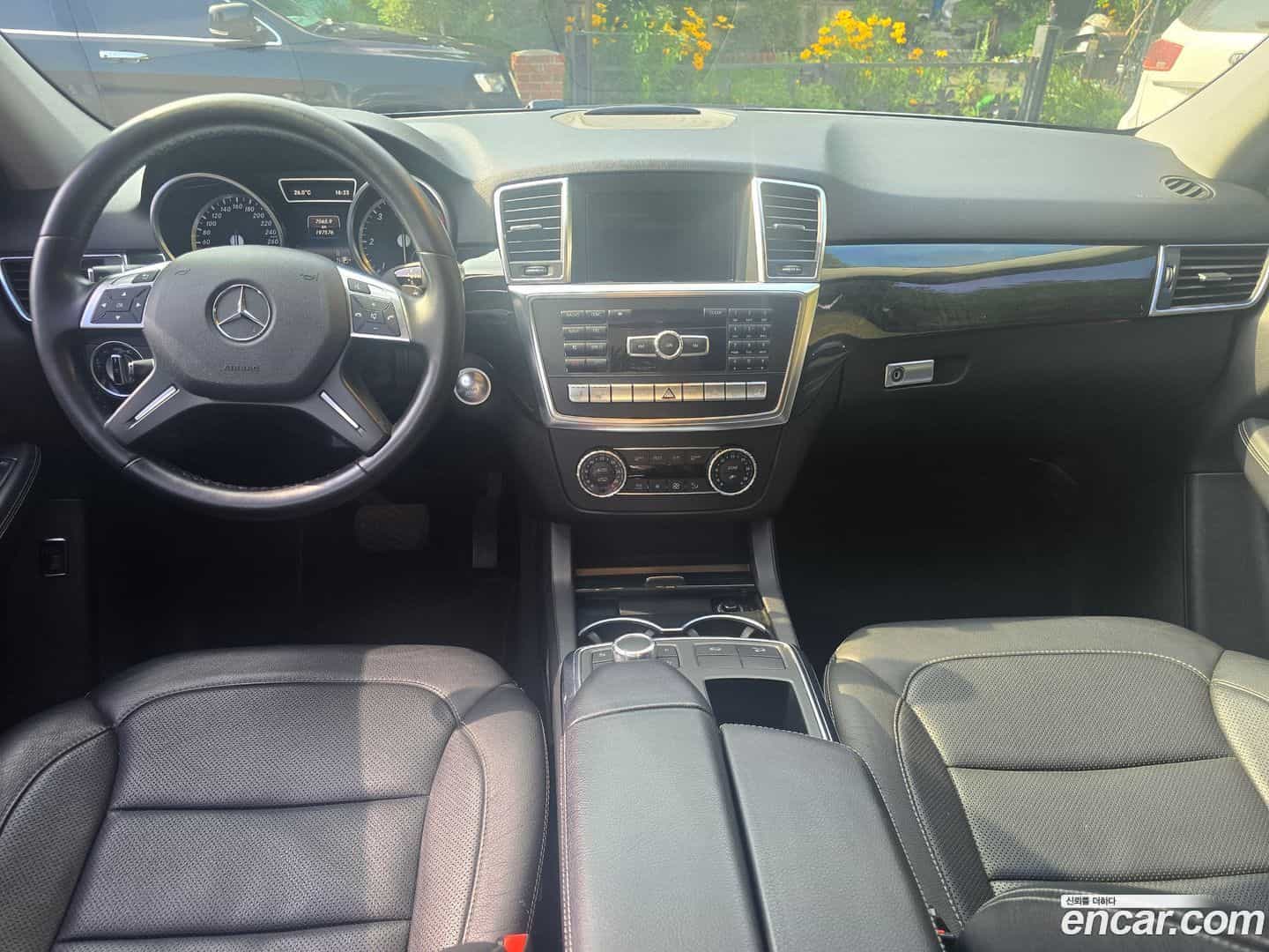 M-class Mercedes-Benz 2014.4-INNER-007