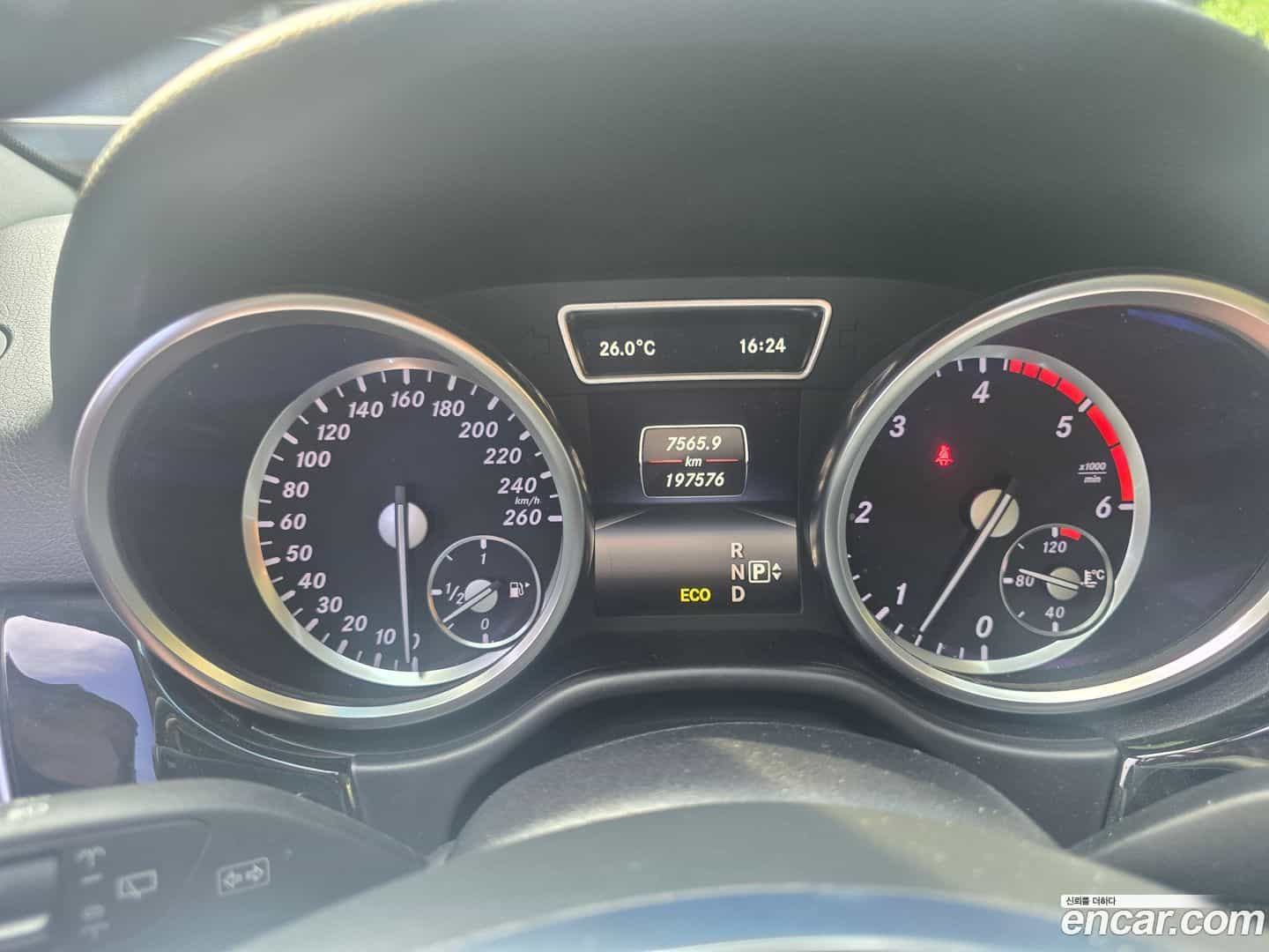 M-class Mercedes-Benz 2014.4-INNER-008