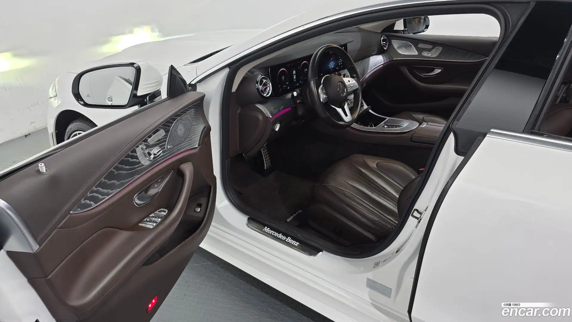 CLS-Class Mercedes-Benz 2021.3-INNER-010