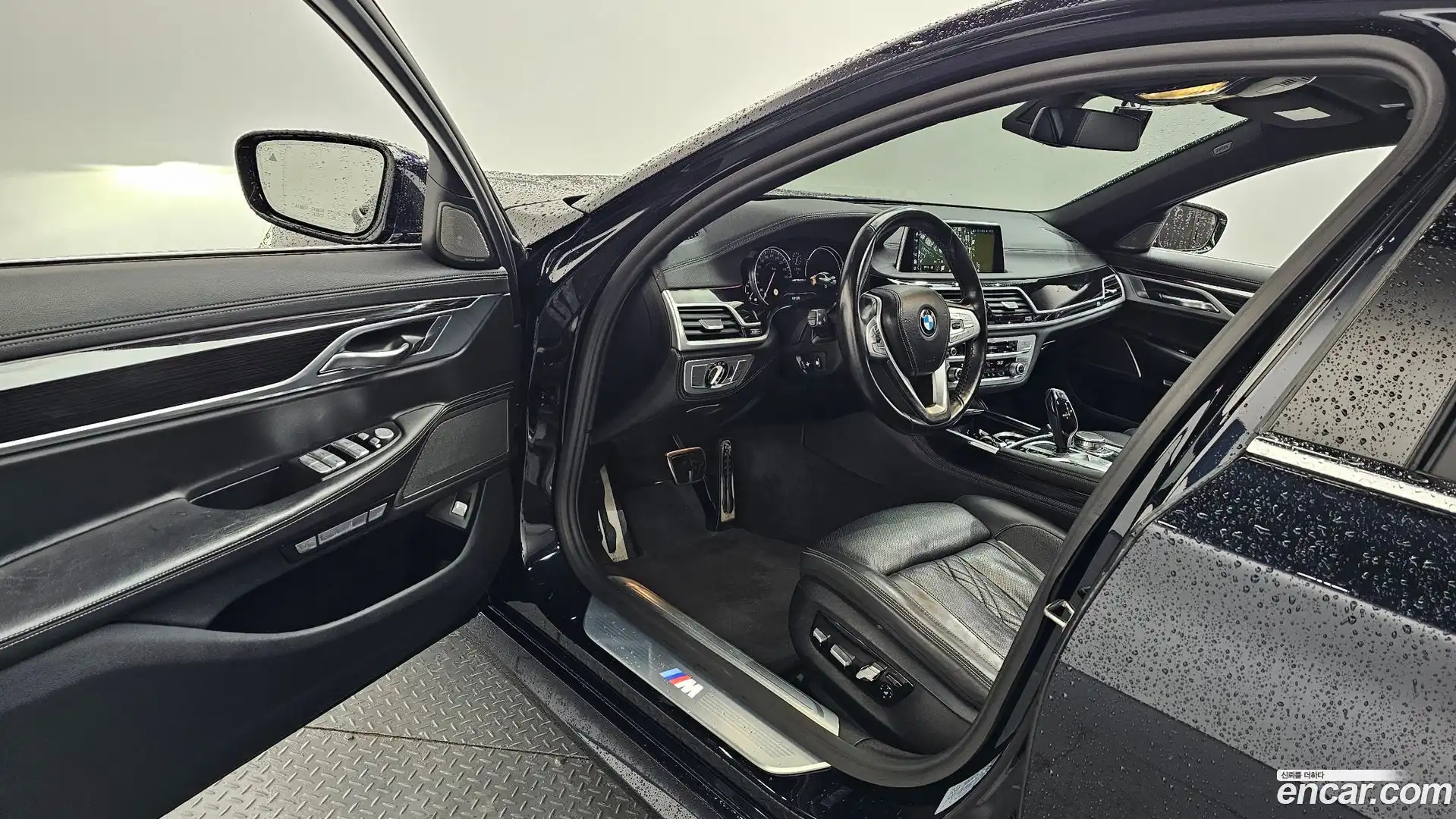 7-Series BMW 2017.9-INNER-010