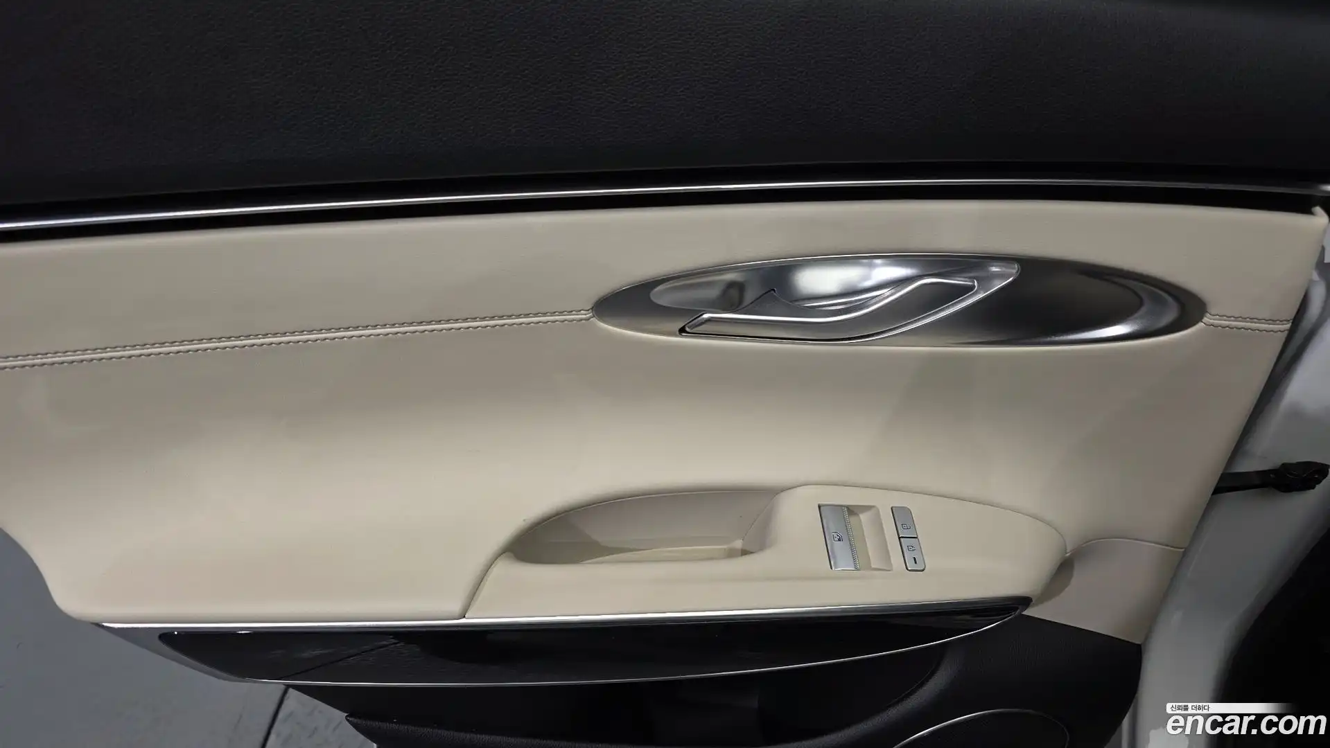 GV70 Genesis 2022.3-INNER-035