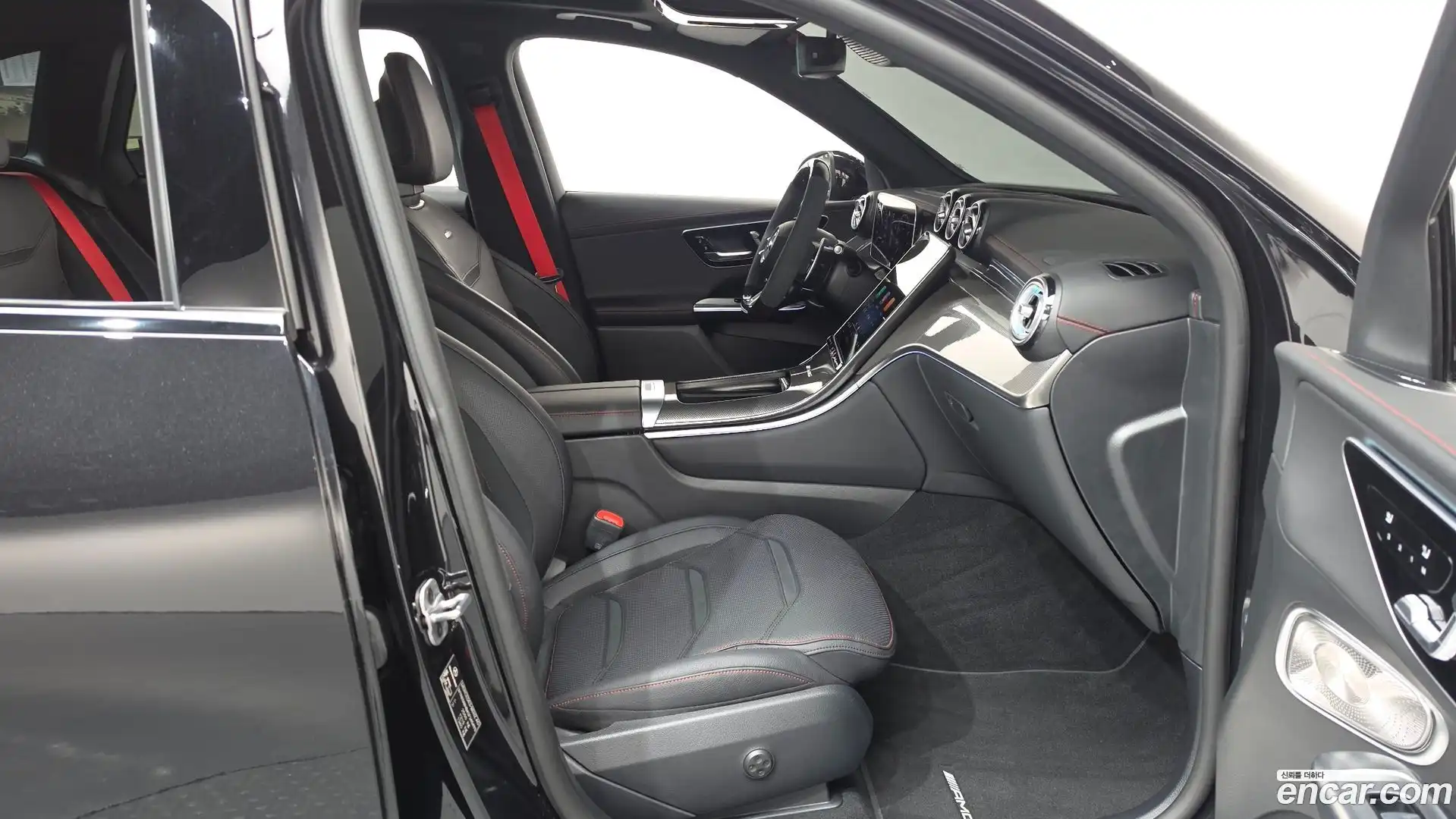 GLC-Class Mercedes-Benz 2025.8-OPTION-015
