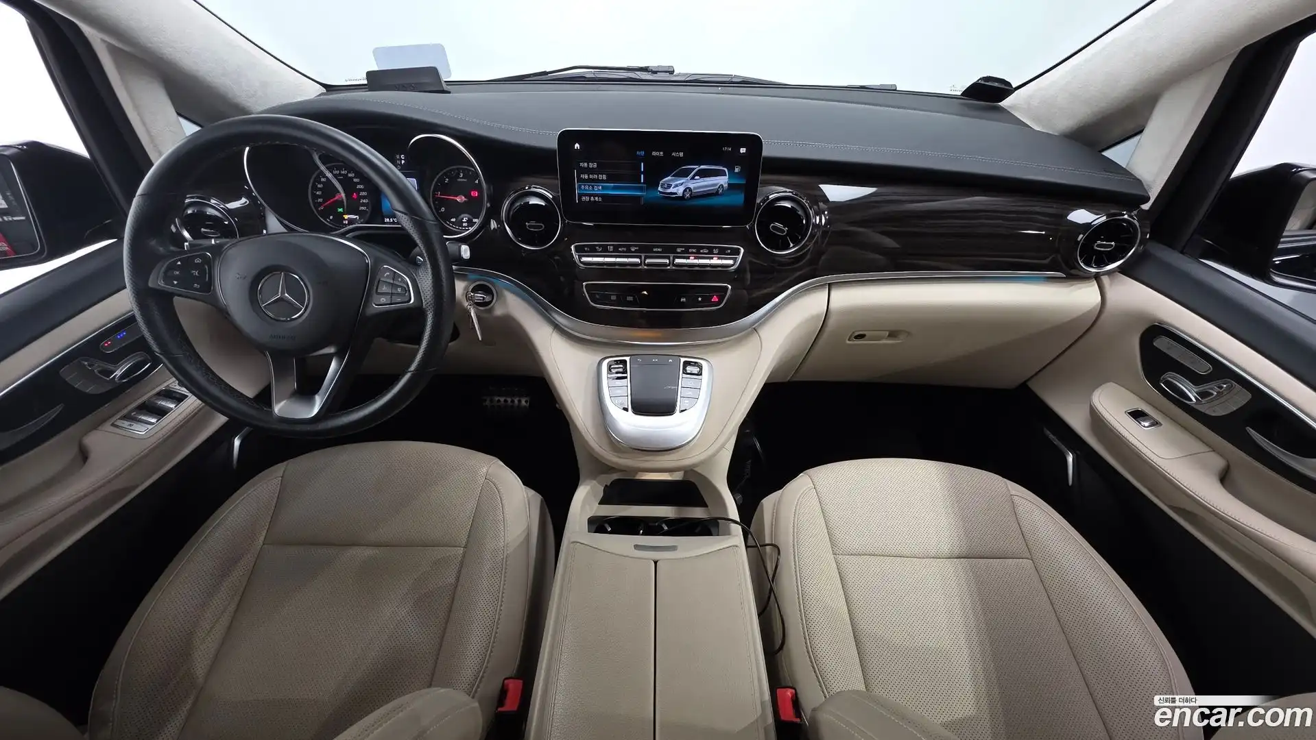 V-Class Mercedes-Benz 2022.9-INNER-007