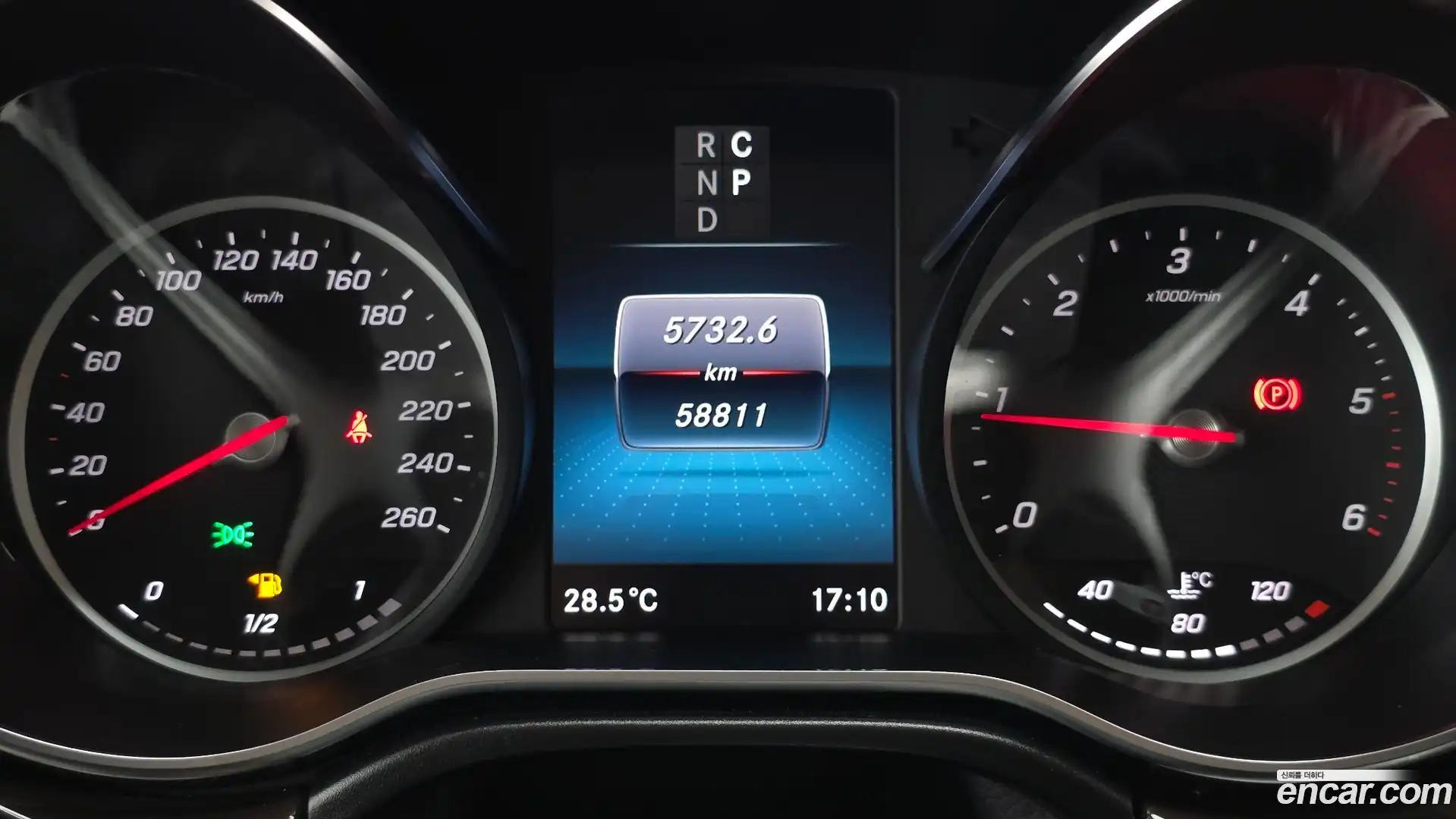 V-Class Mercedes-Benz 2022.9-INNER-008