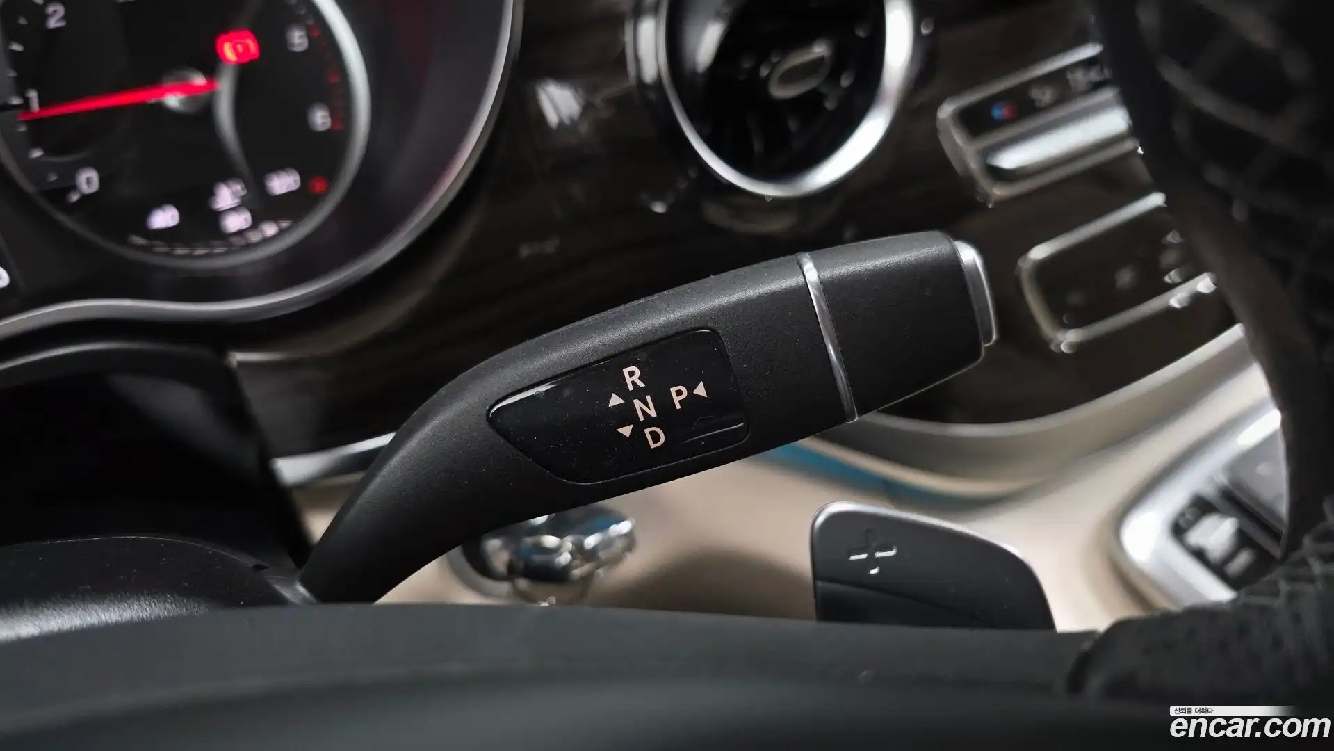V-Class Mercedes-Benz 2022.9-INNER-009