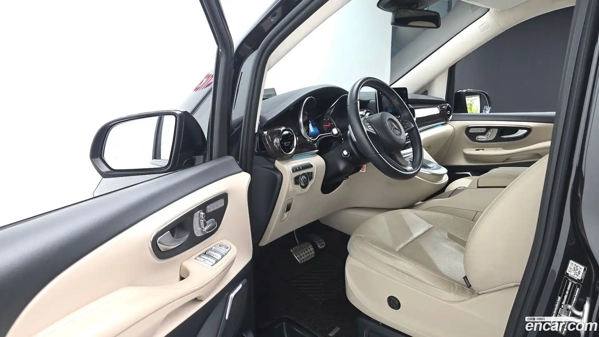 V-Class Mercedes-Benz 2022.9-INNER-010