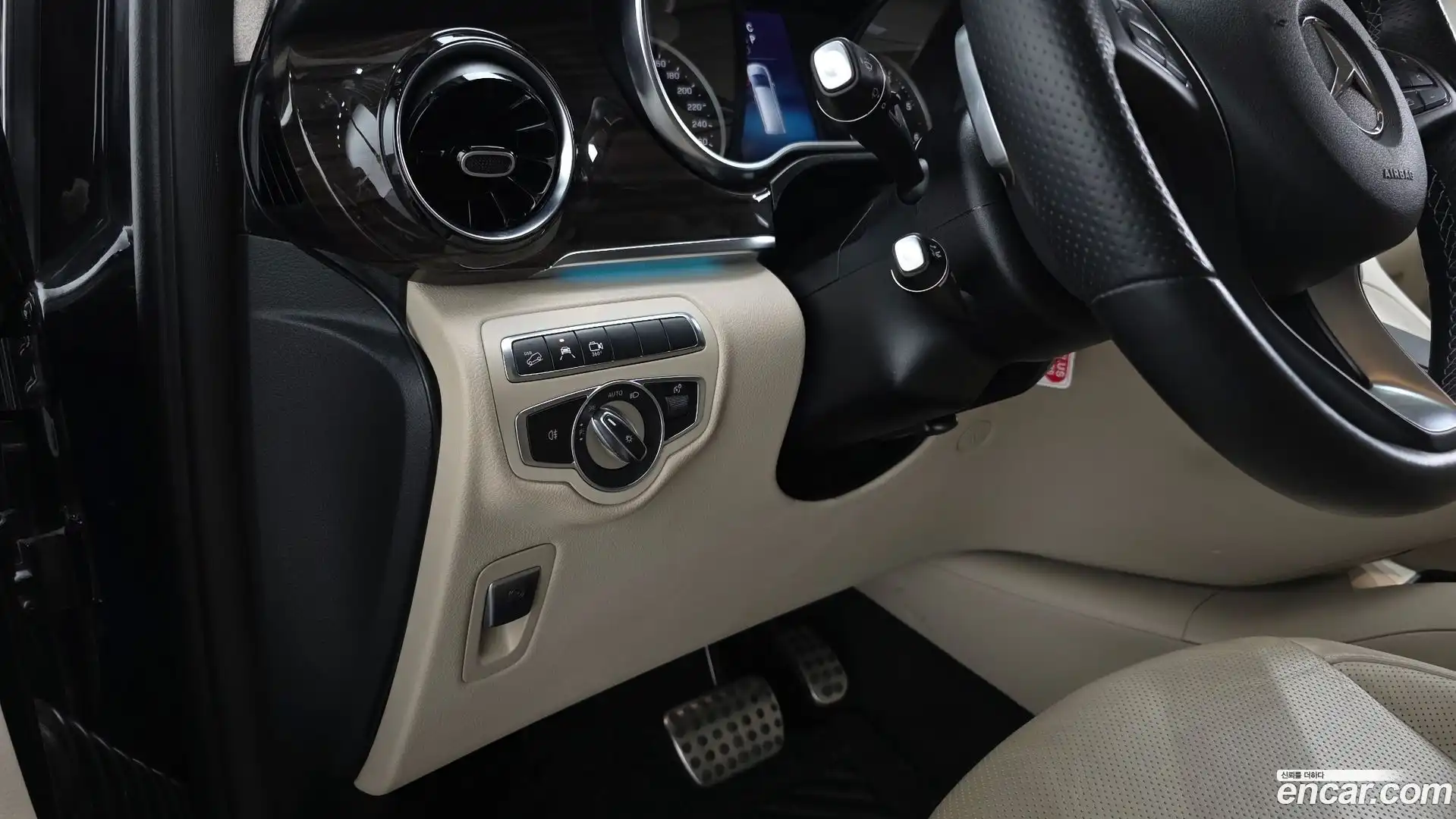 V-Class Mercedes-Benz 2022.9-OPTION-016