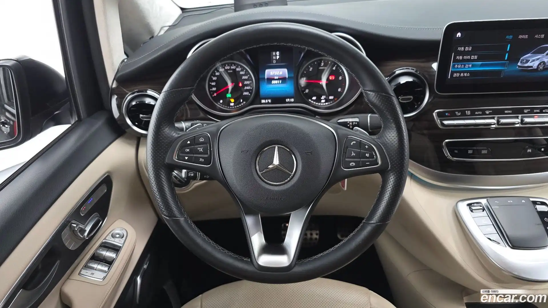 V-Class Mercedes-Benz 2022.9-OPTION-017