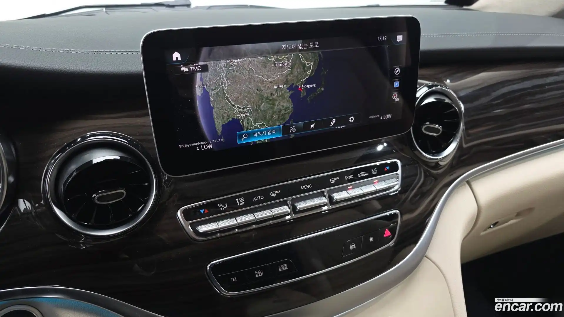 V-Class Mercedes-Benz 2022.9-OPTION-018