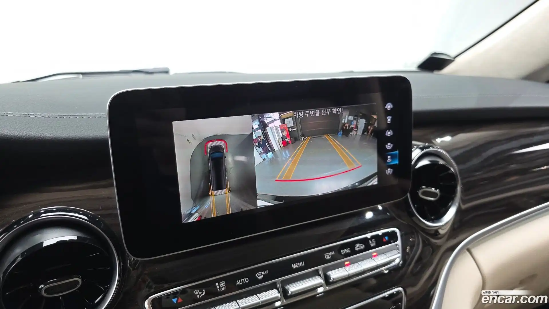 V-Class Mercedes-Benz 2022.9-OPTION-019
