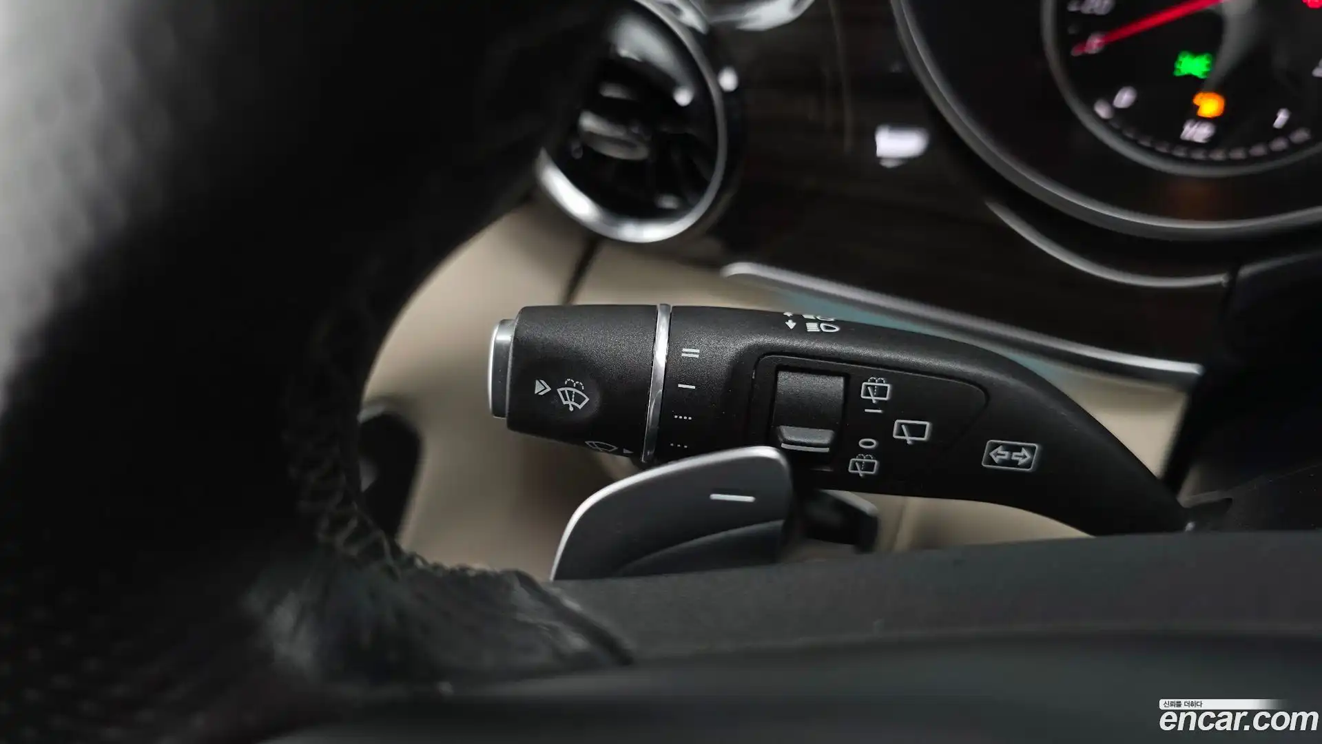 V-Class Mercedes-Benz 2022.9-OPTION-041
