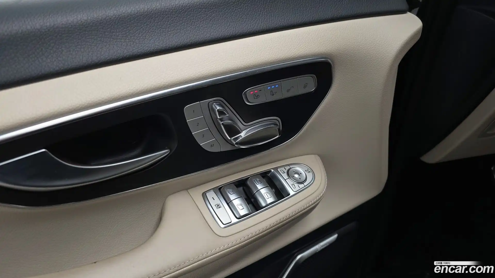 V-Class Mercedes-Benz 2022.9-OPTION-042